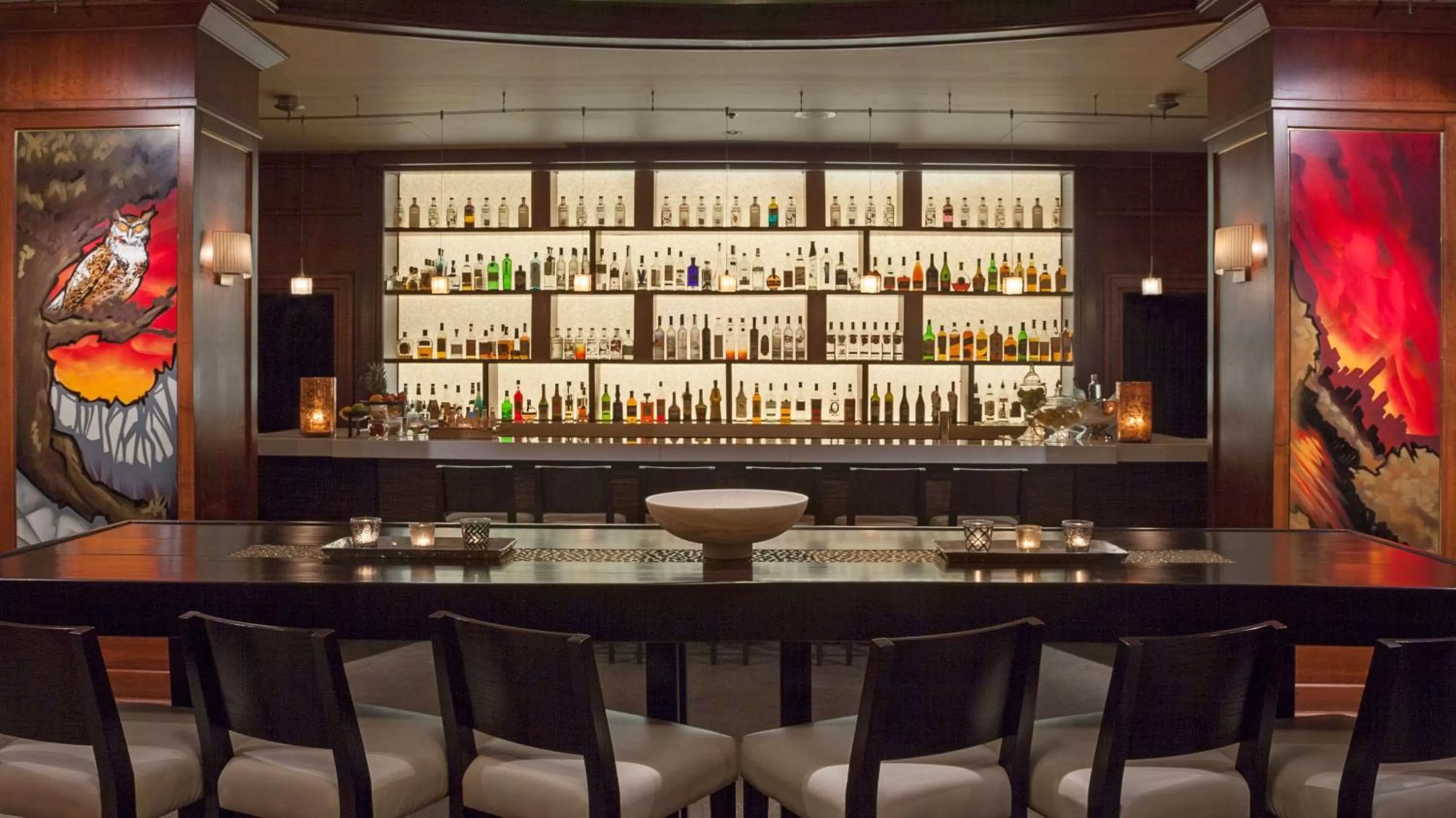 Lounge or bar in The Yorkville Royal Sonesta Hotel Toronto