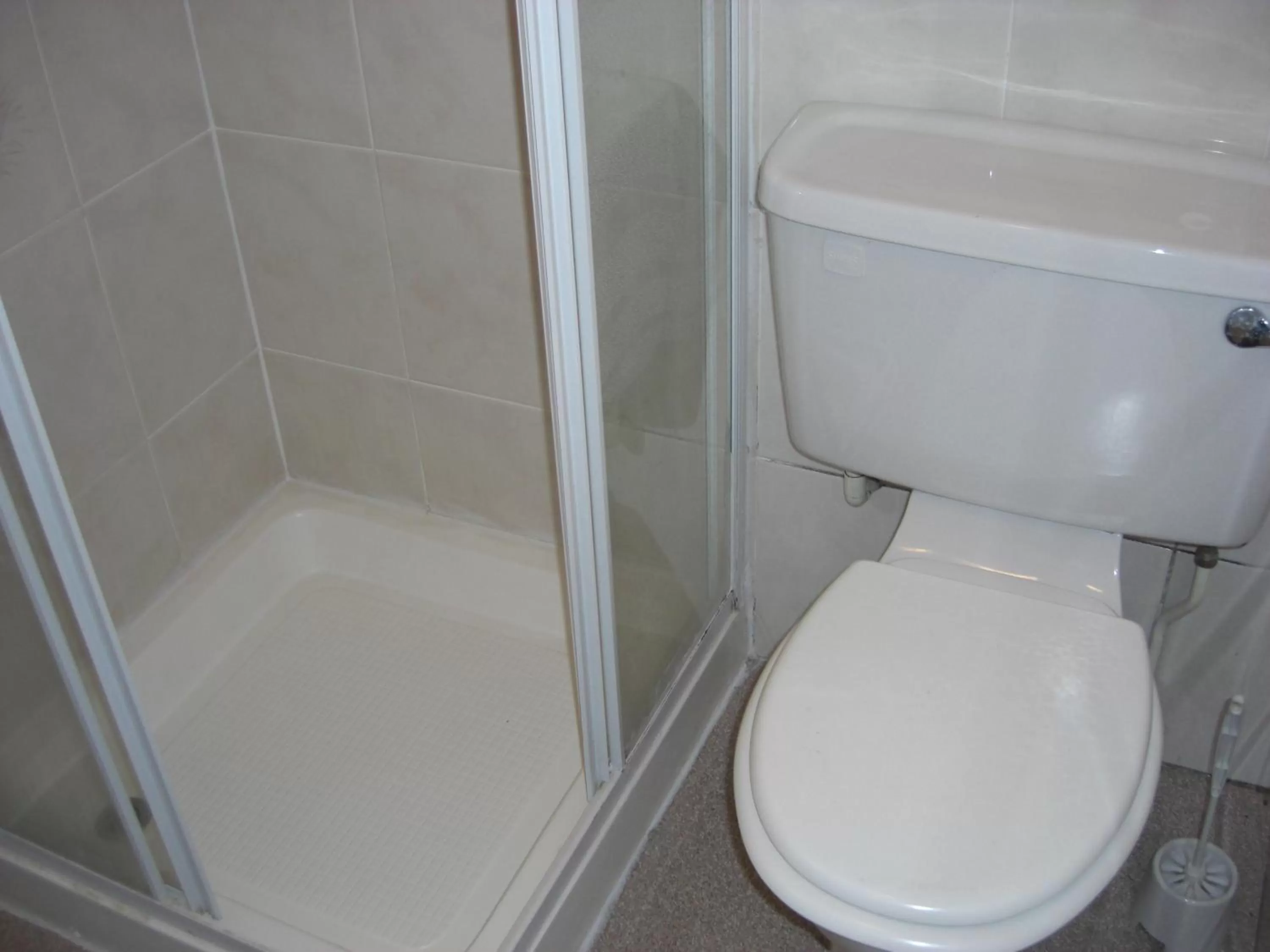 Bathroom in Lynebank House Hotel, Bed & Breakfast