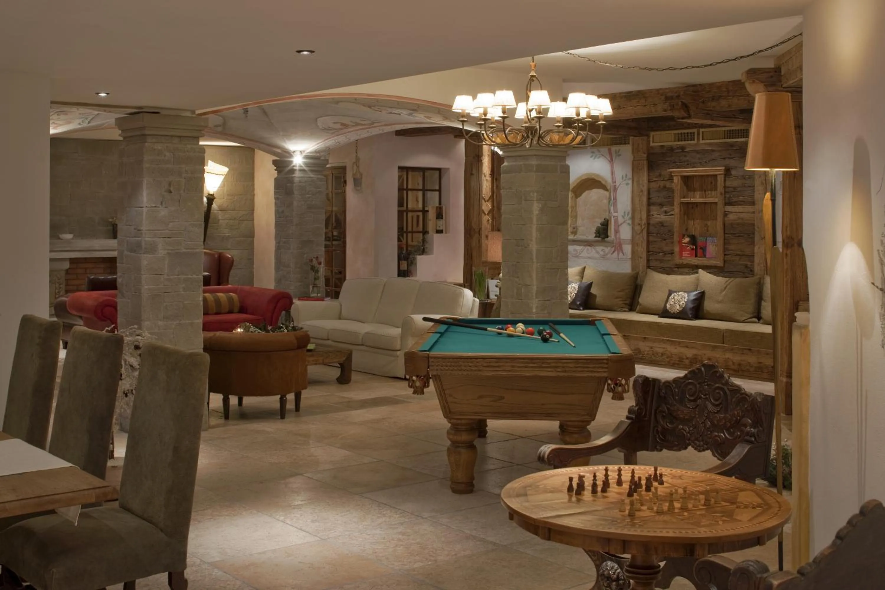 Billiard in Hotel Berghof