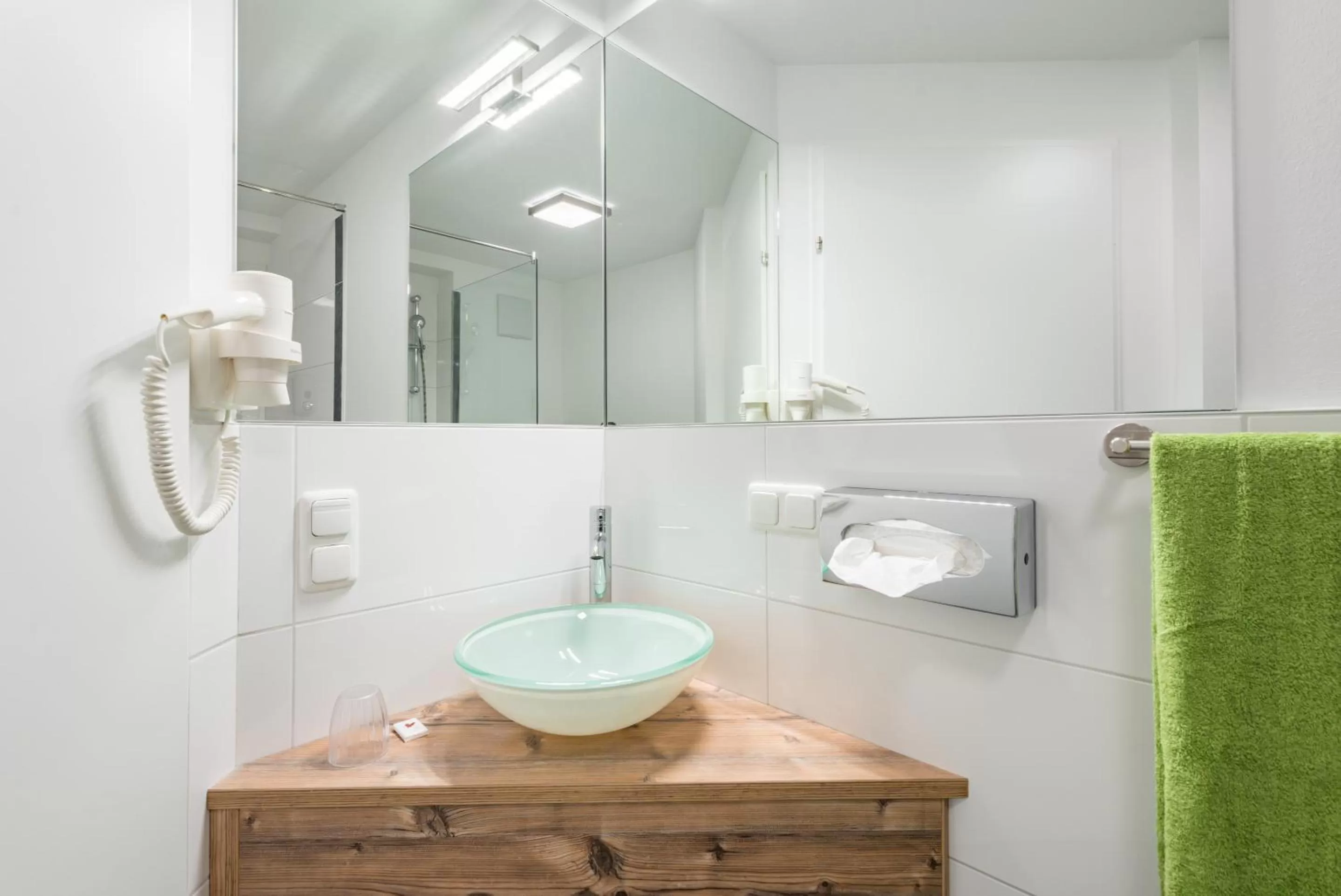 Bathroom in Hotel "City Rooms Wels"