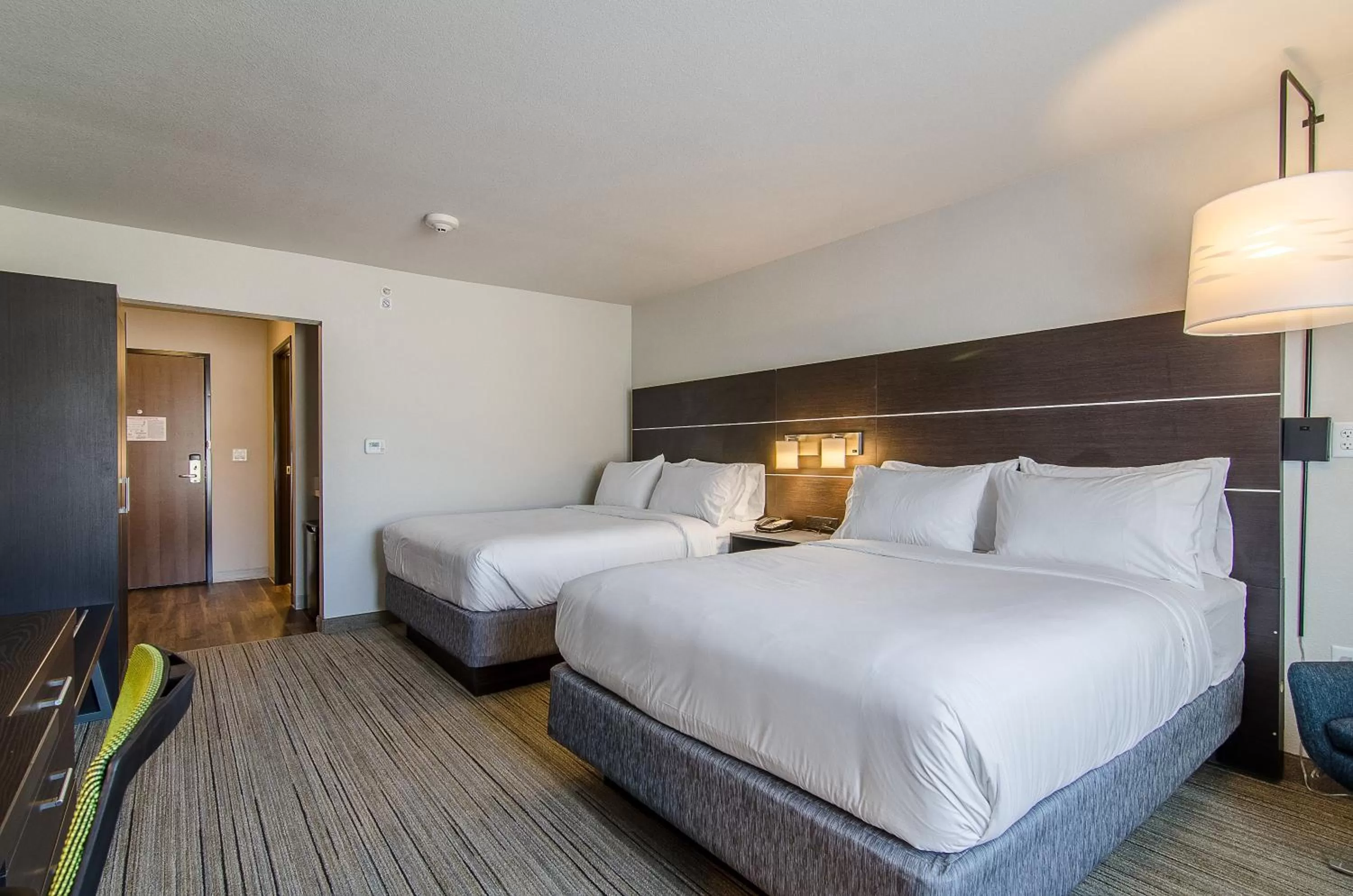 Photo of the whole room, Bed in Holiday Inn Express & Suites - Atchison by IHG