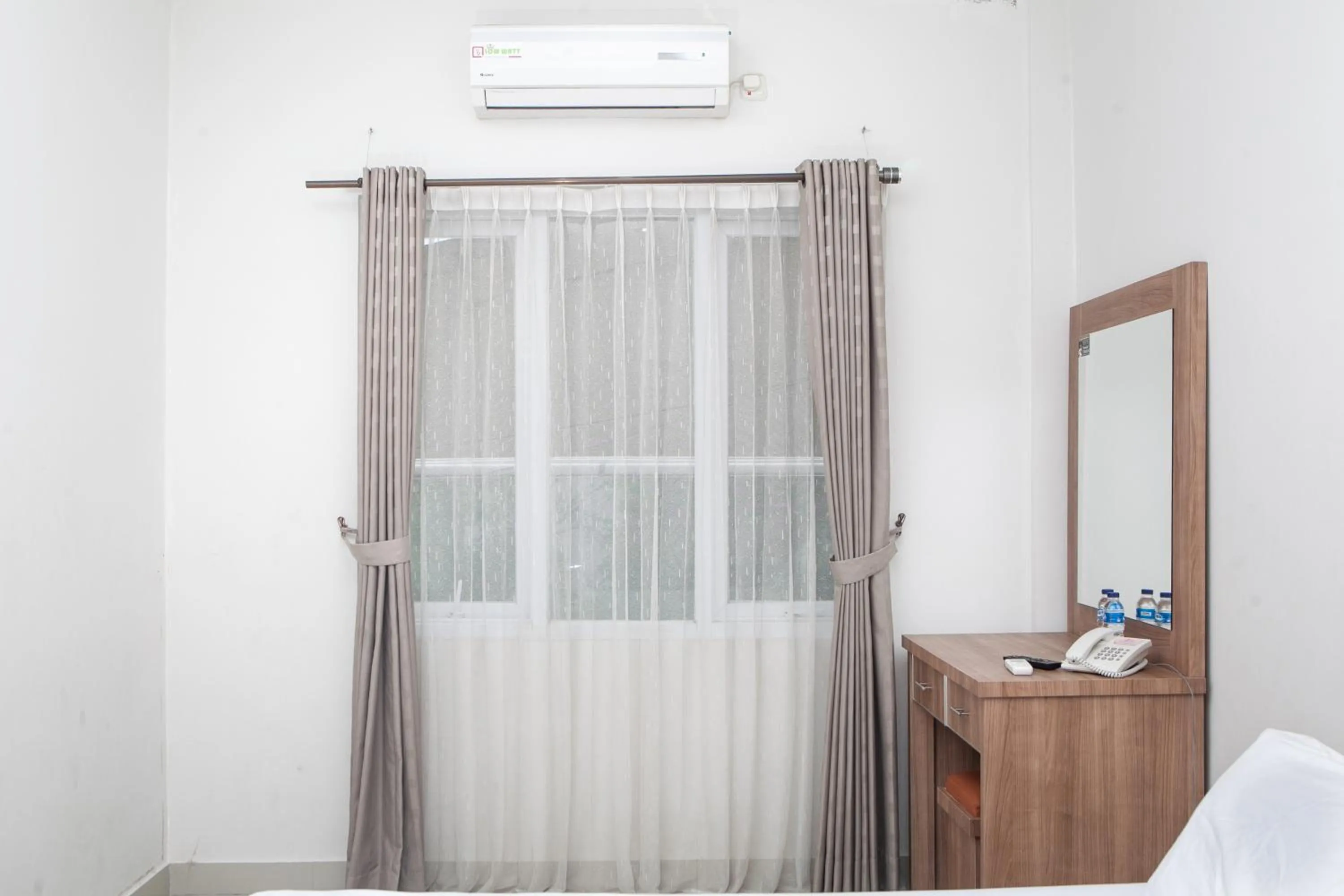 Bedroom, Bed in RedDoorz near Gedung Sate 2