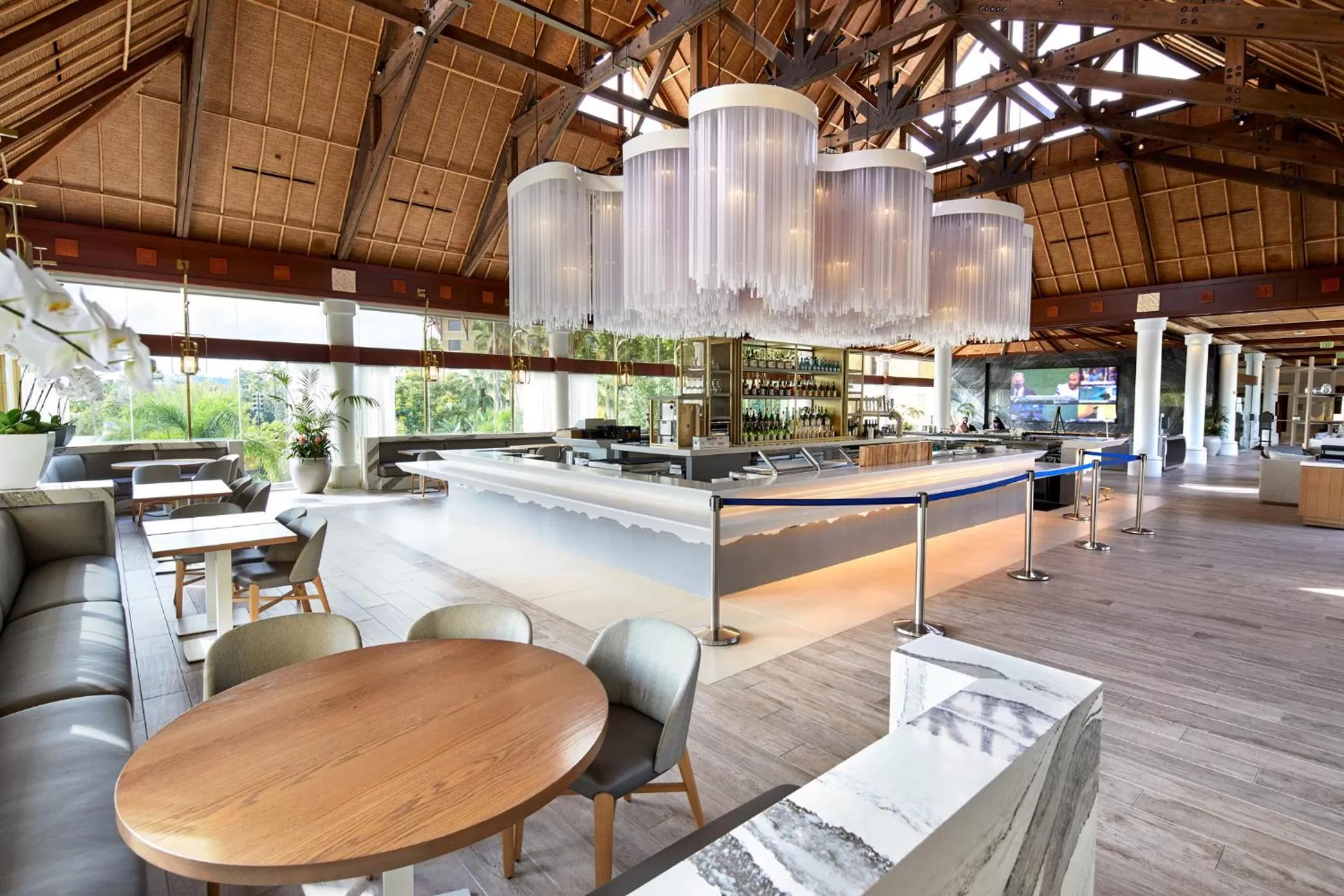 Lounge or bar in Universal's Loews Royal Pacific Resort