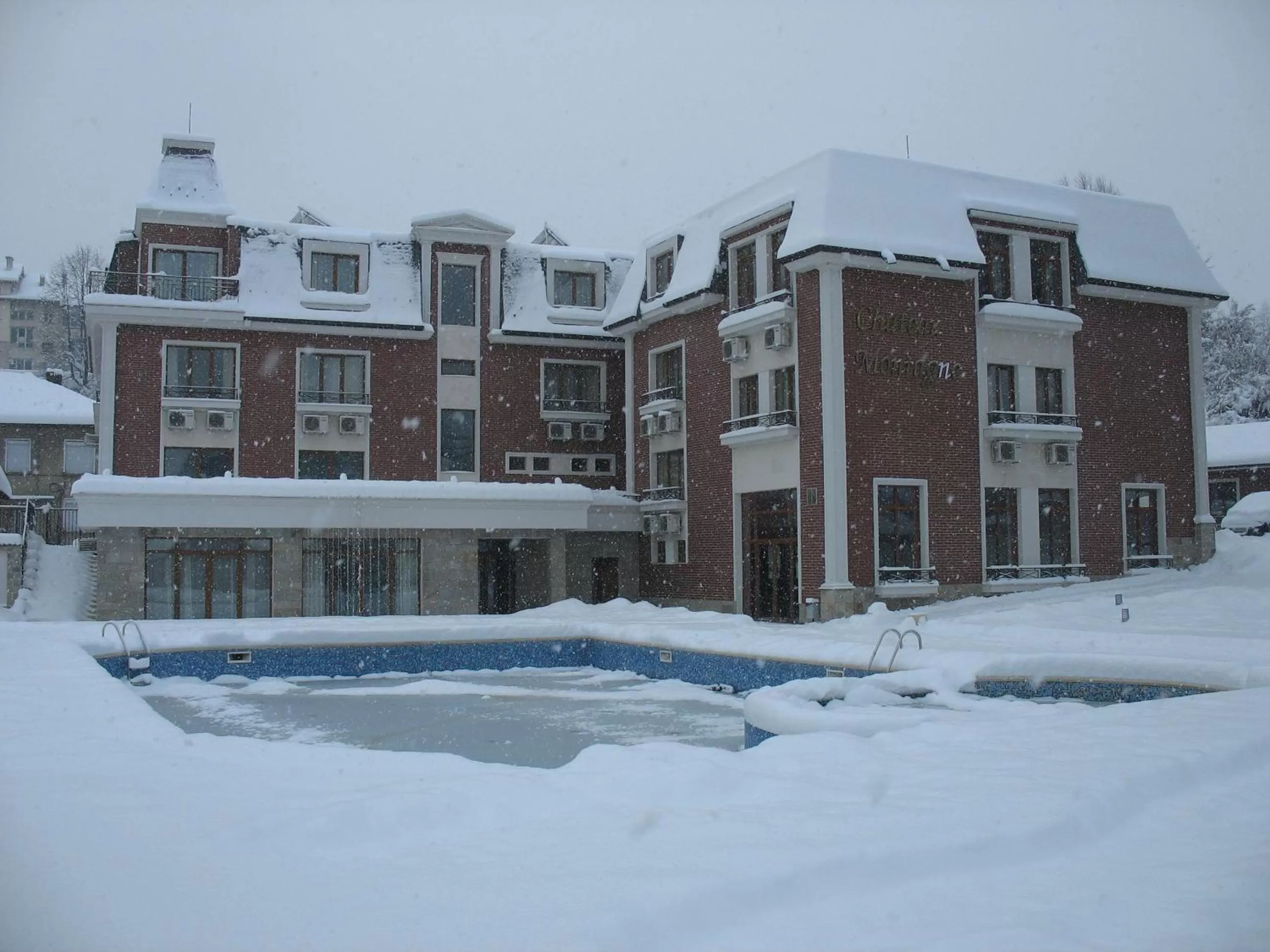 Winter in Chateau Montagne Hotel Troyan