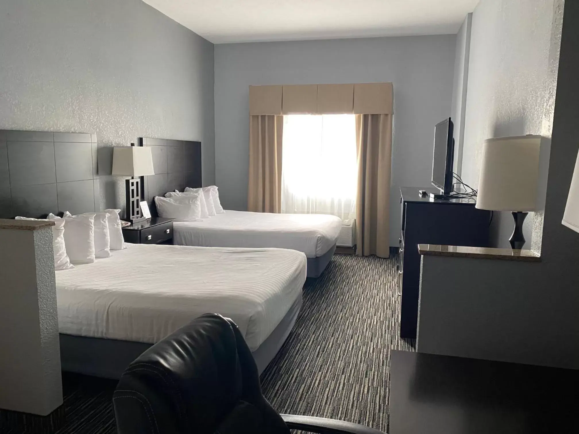 2 queen beds countryside in Lakeside Resort & Conference Center 2 queen beds countryside in Lakeside Resort & Conference Center