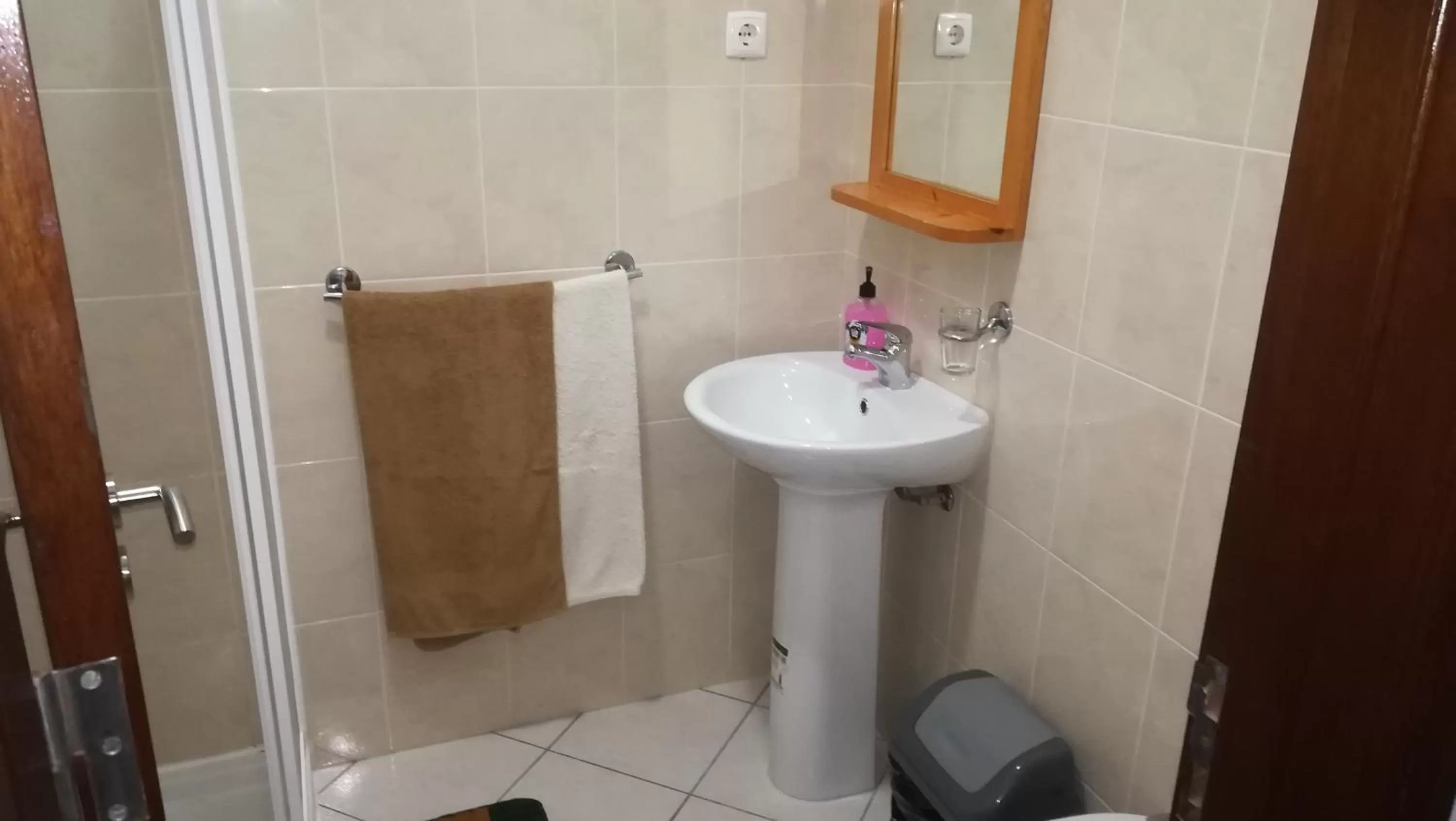 Bathroom in Basic Hotel