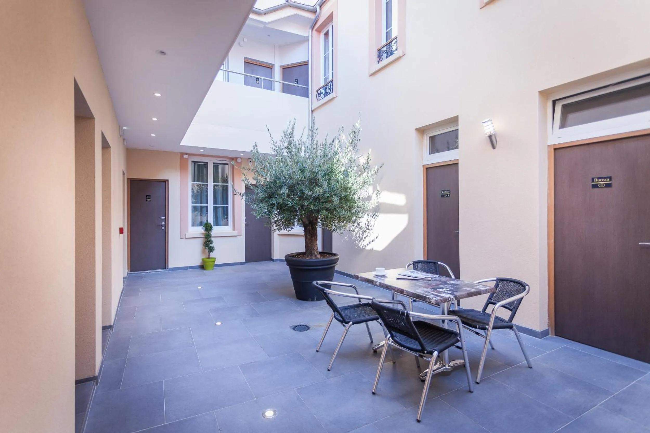 Patio in Hotel Jenner