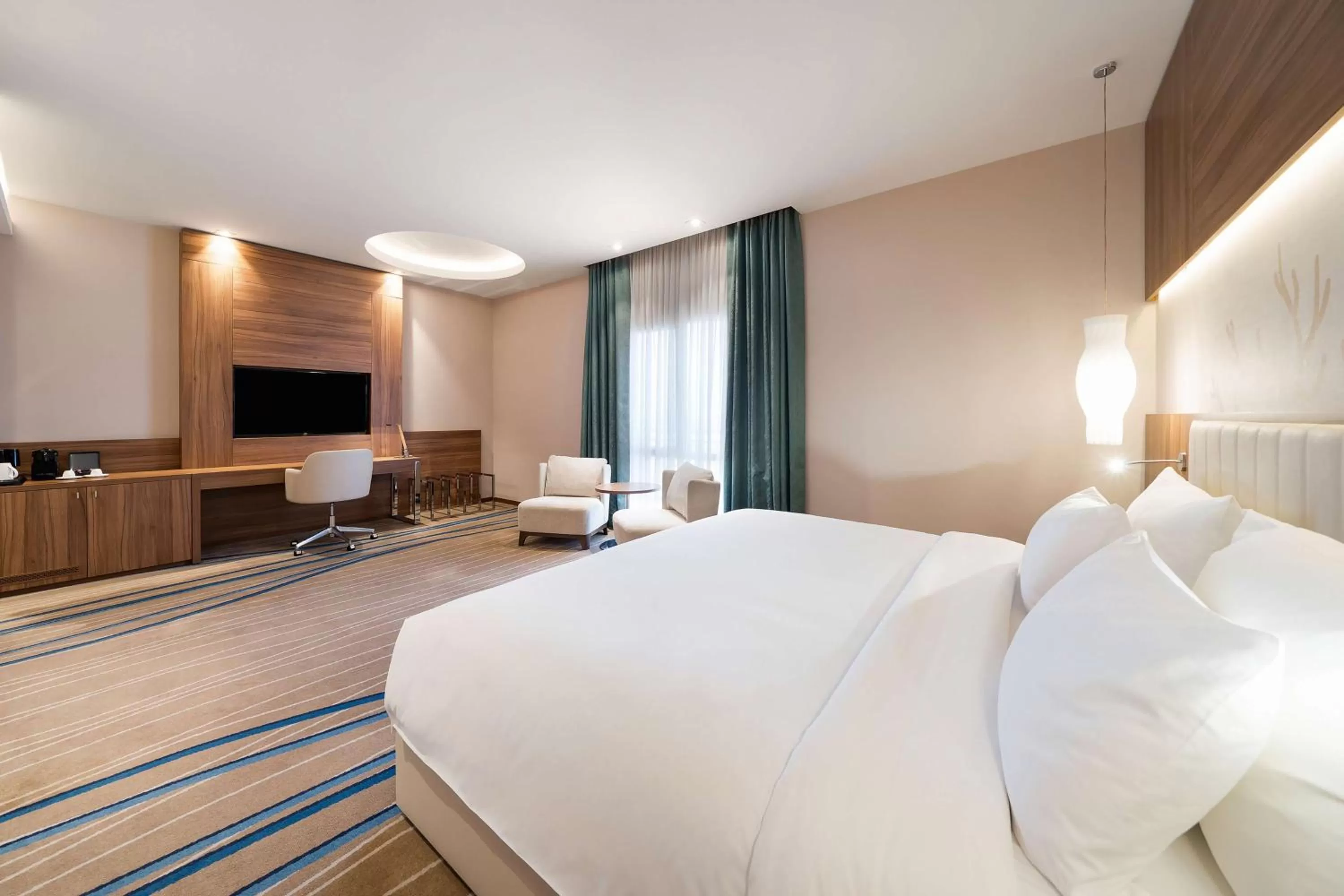 Photo of the whole room, Bed in Radisson Blu Hotel, Jeddah Al Salam