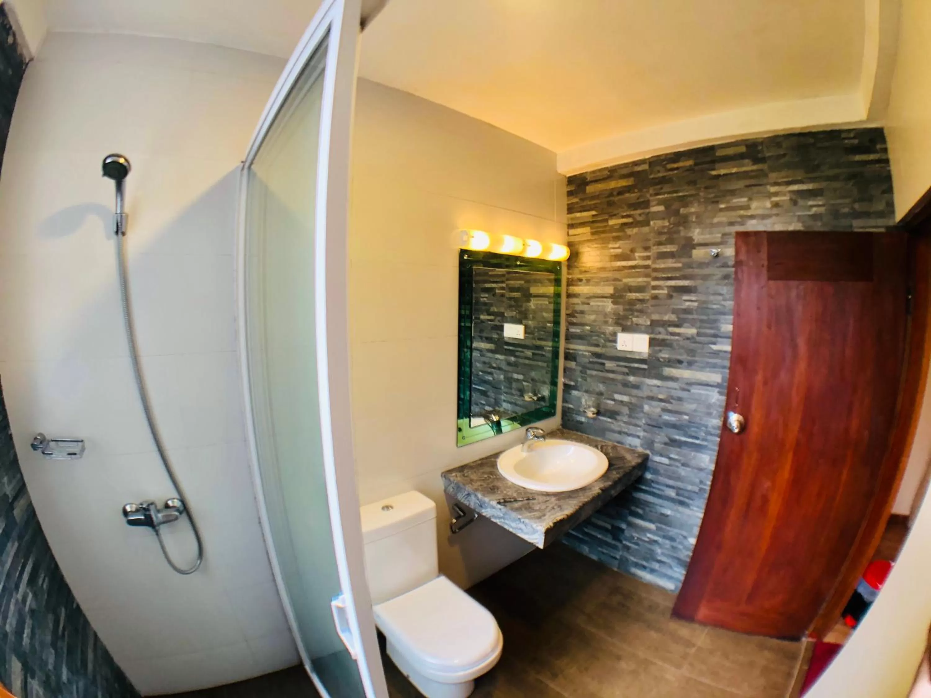 Bathroom in Pigeons Nest