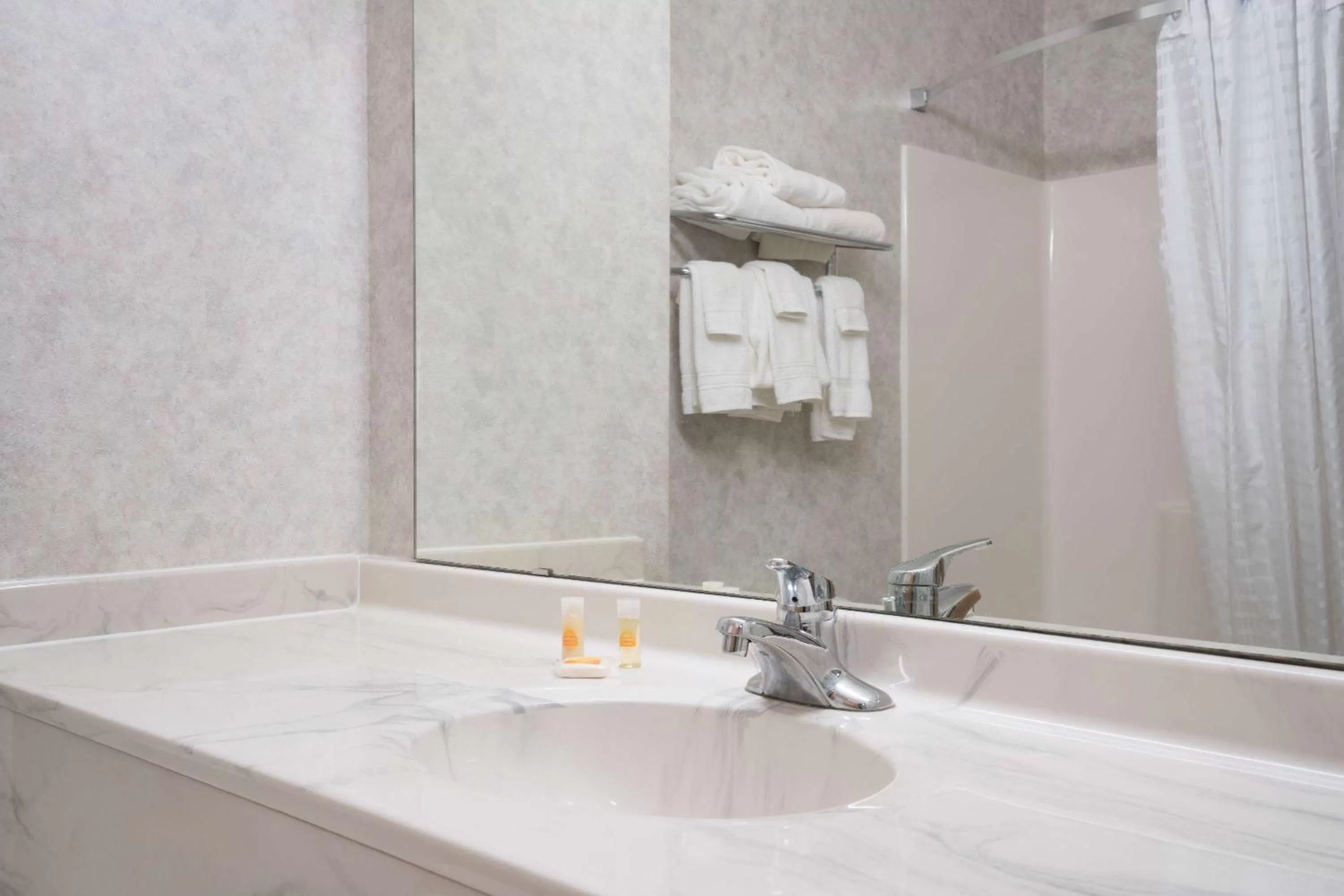 Bathroom in Days Inn by Wyndham Fargo/Casselton