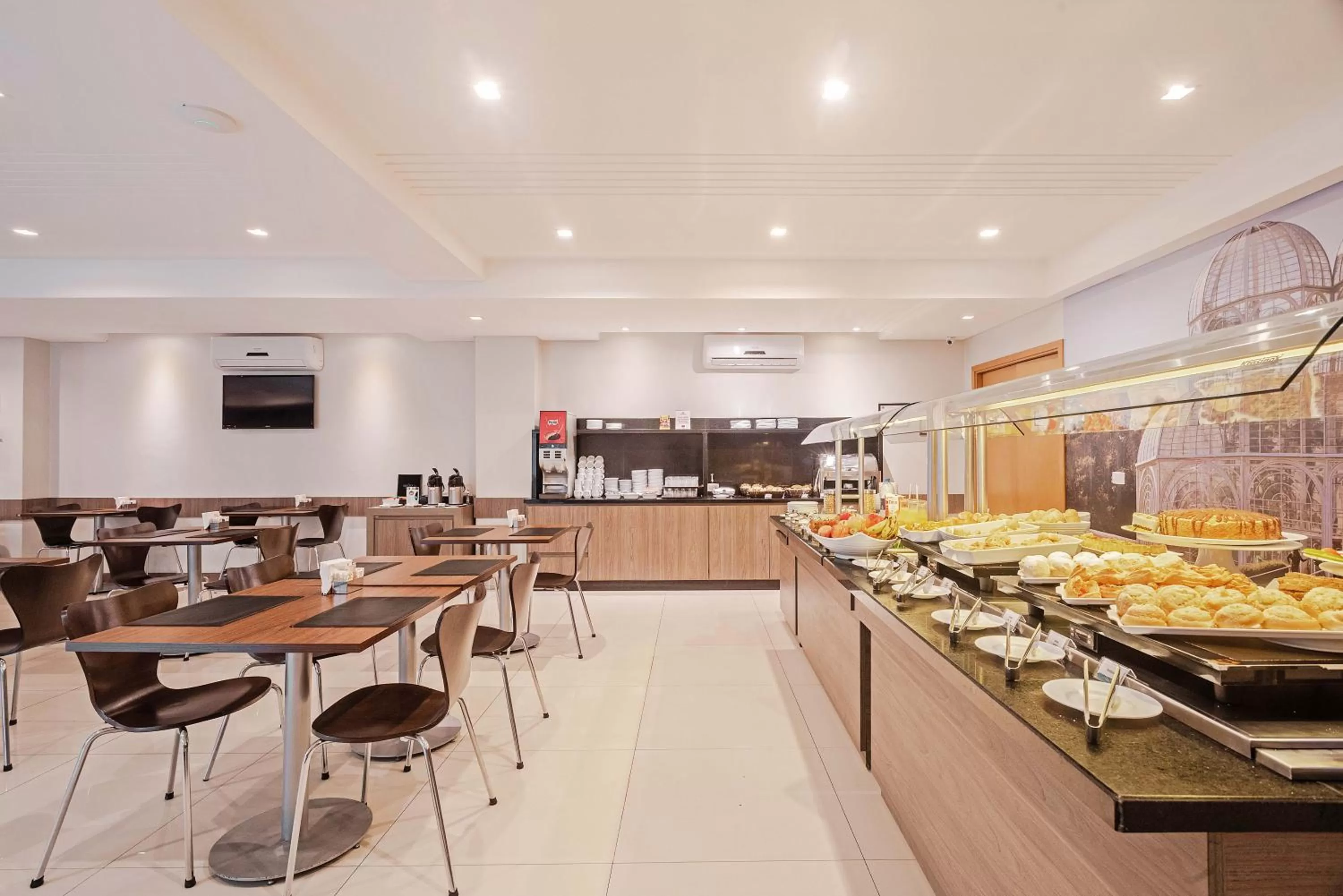 Restaurant/places to eat in Slim Curitiba Av das Torres