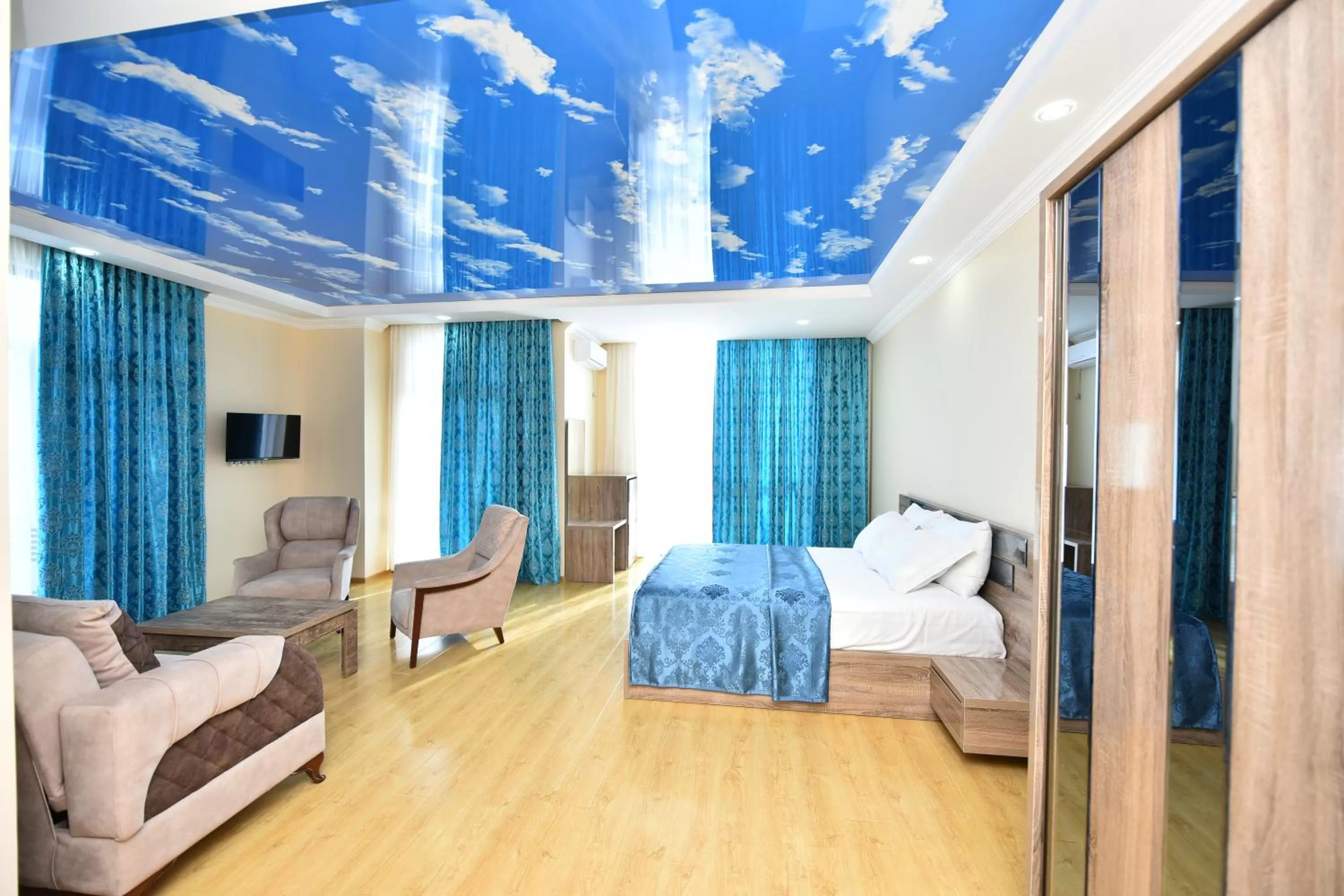 Photo of the whole room in Hotel Skyline Batumi