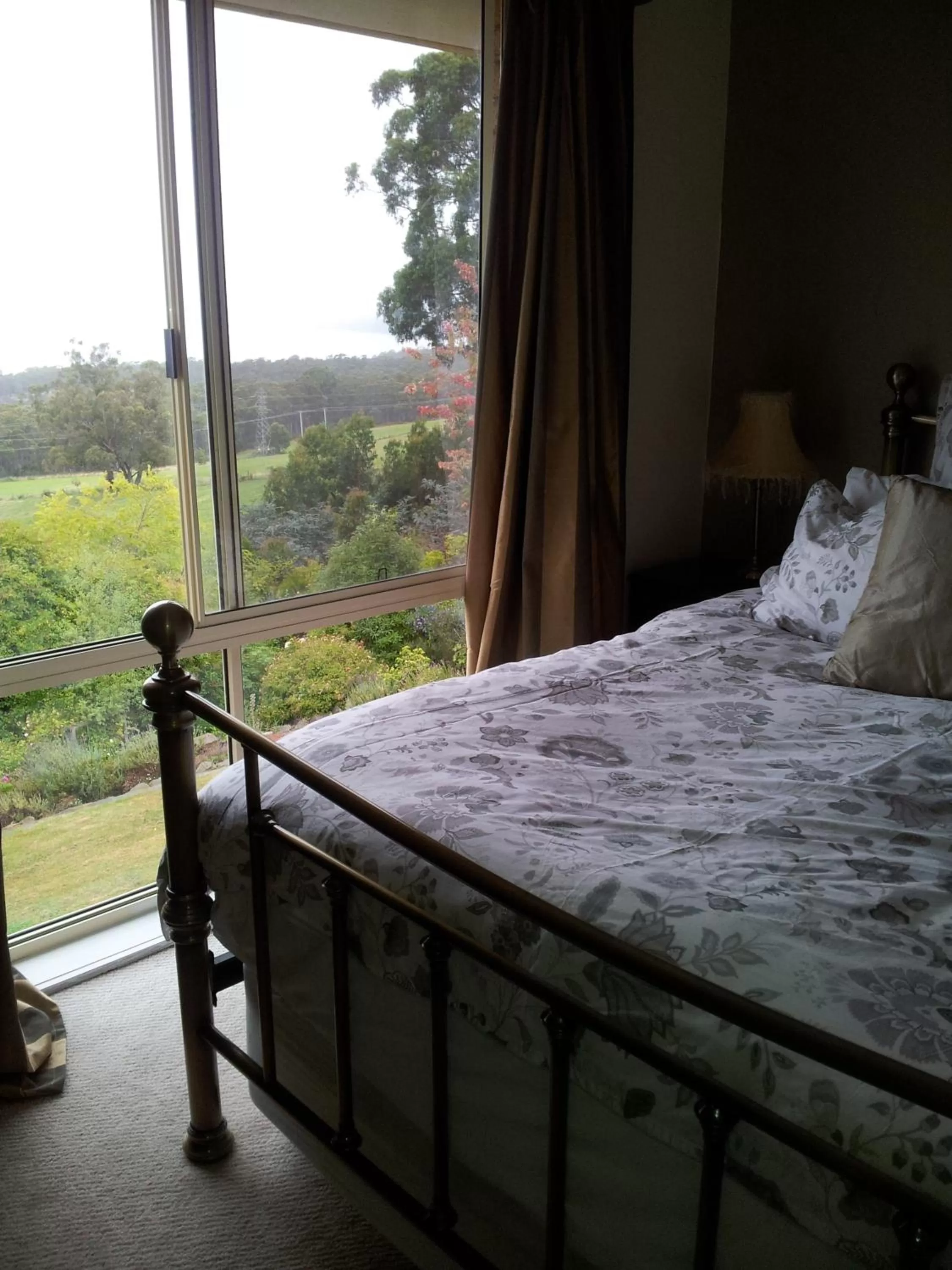 Sea view, Bed in Waterview Gardens B&B