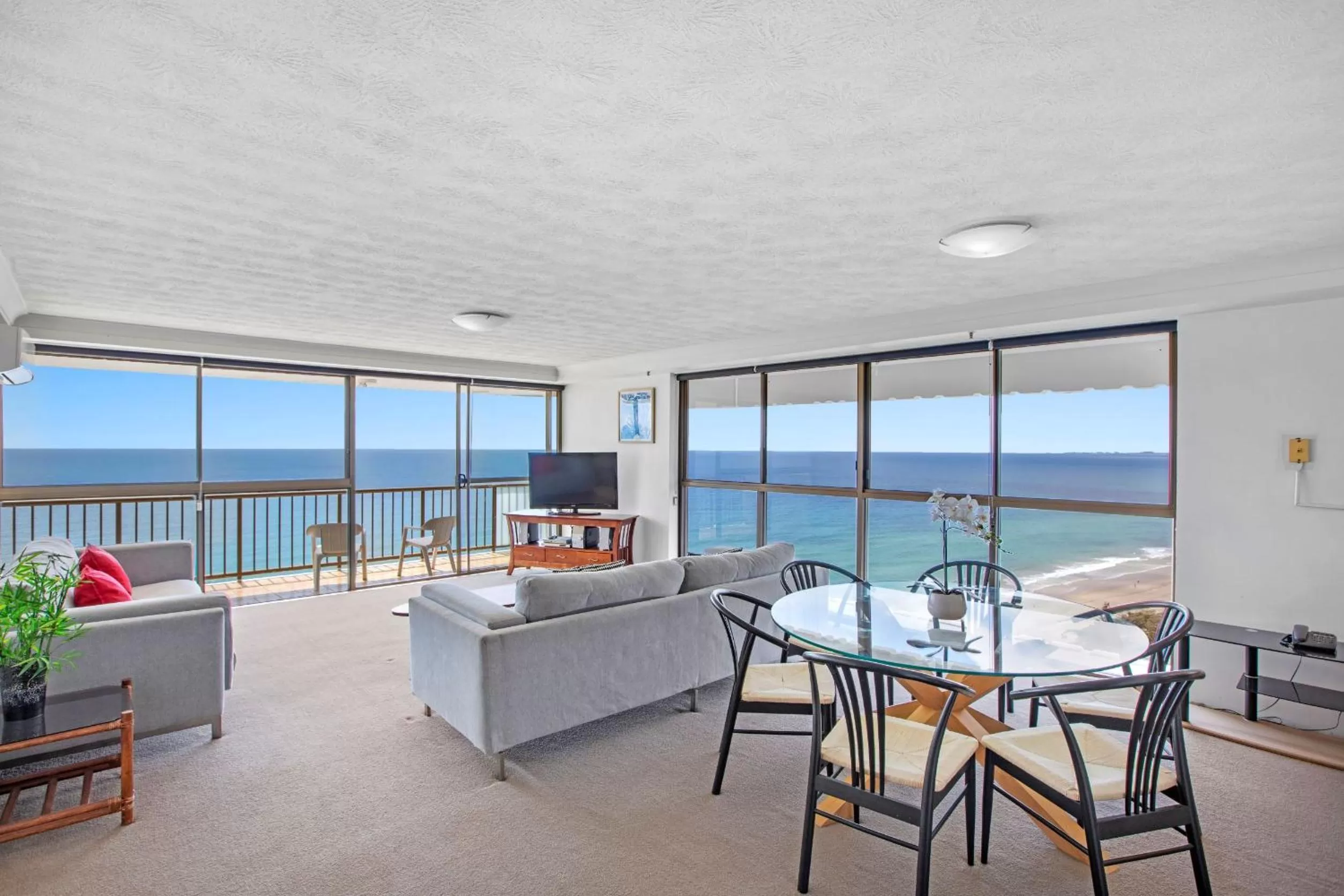 Sea view in De Ville Apartments