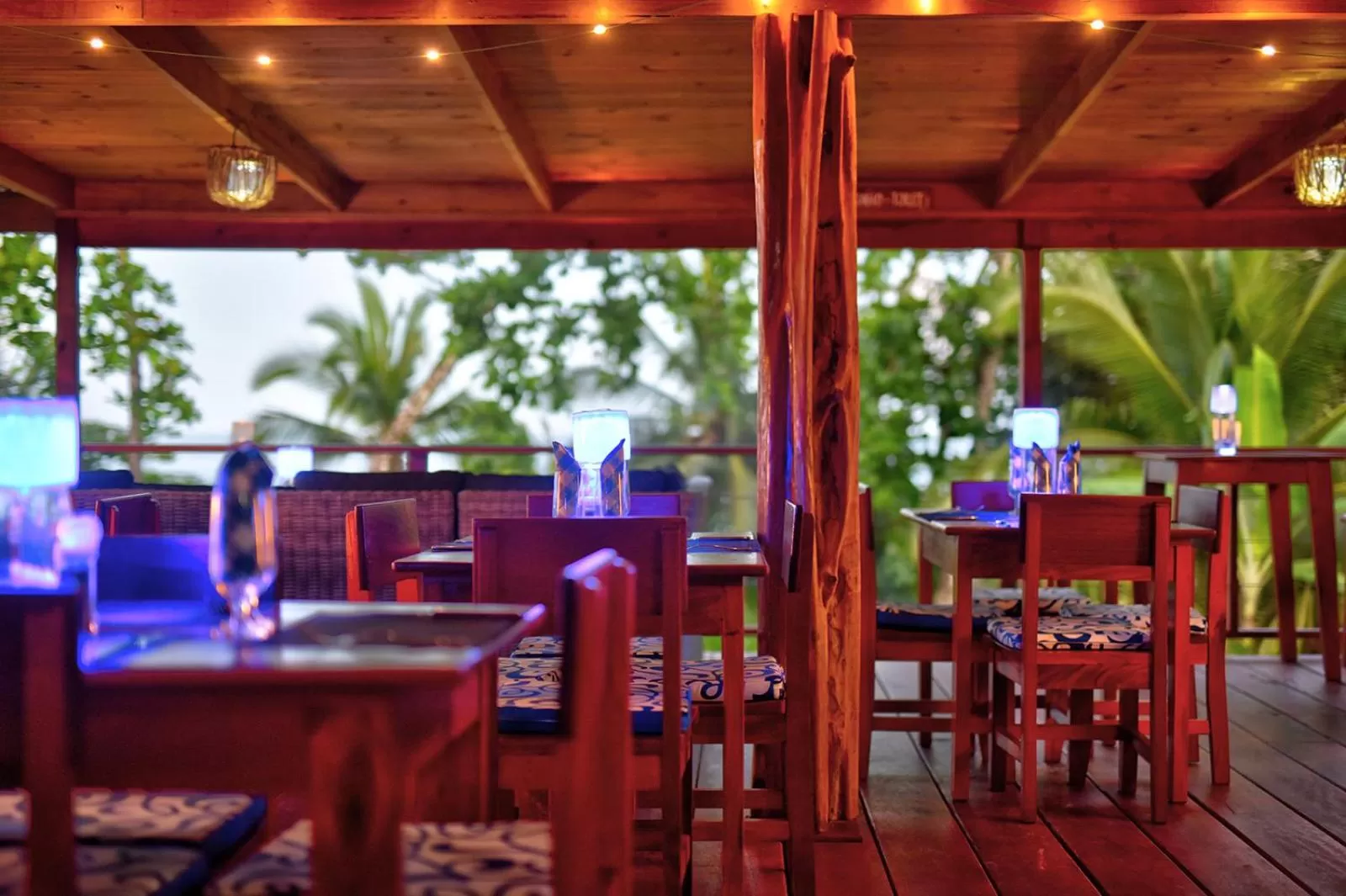 Food and drinks, Restaurant/Places to Eat in Oasis Bluff Beach