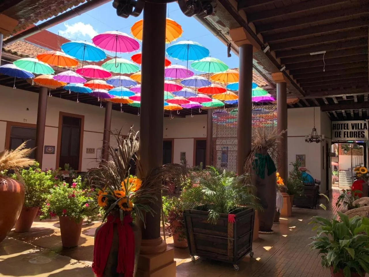 Facade/entrance in Hotel Villa de Flores