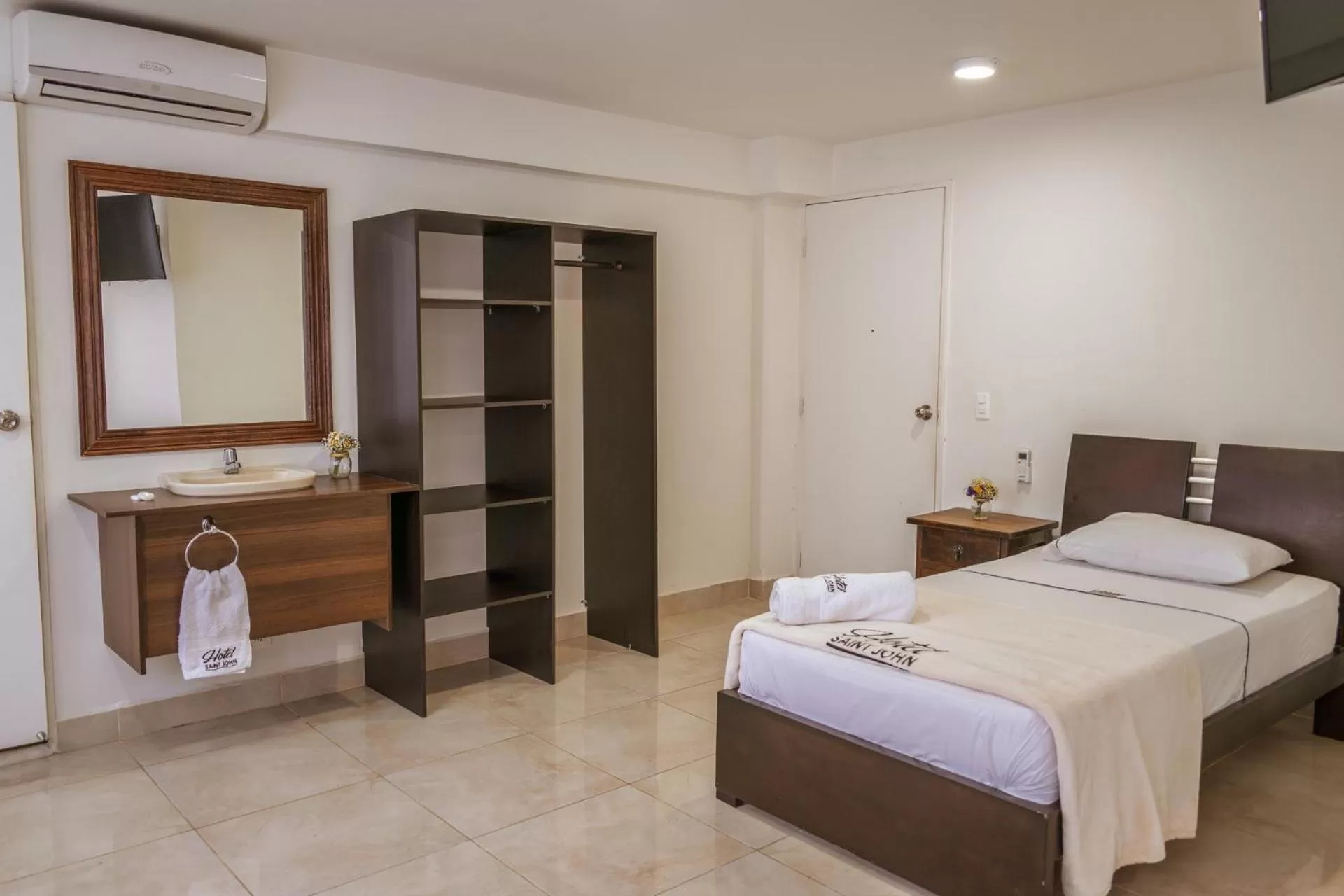 Bed in Hotel Saint John