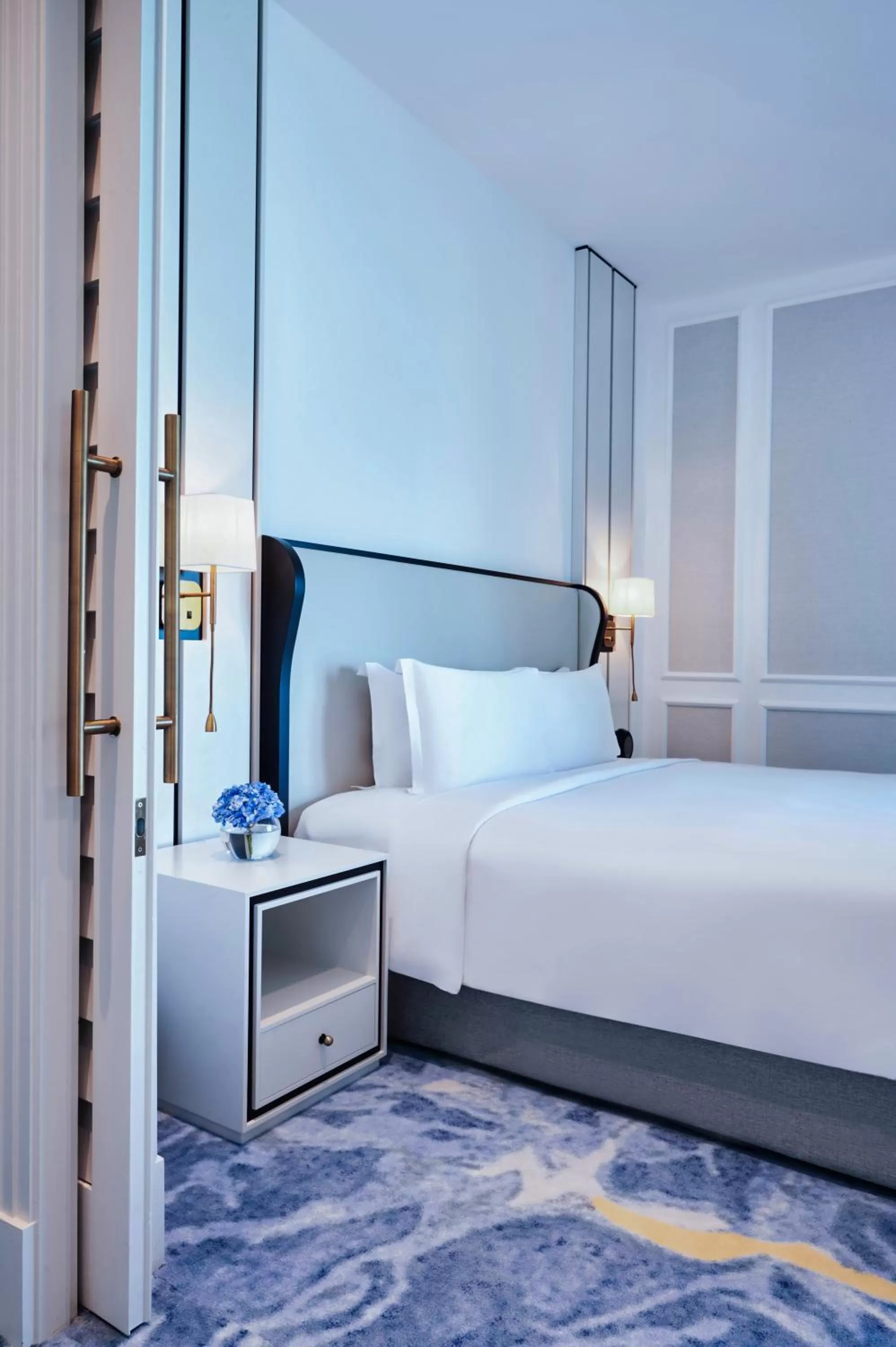 Bed in Sofitel Dubai Jumeirah Beach