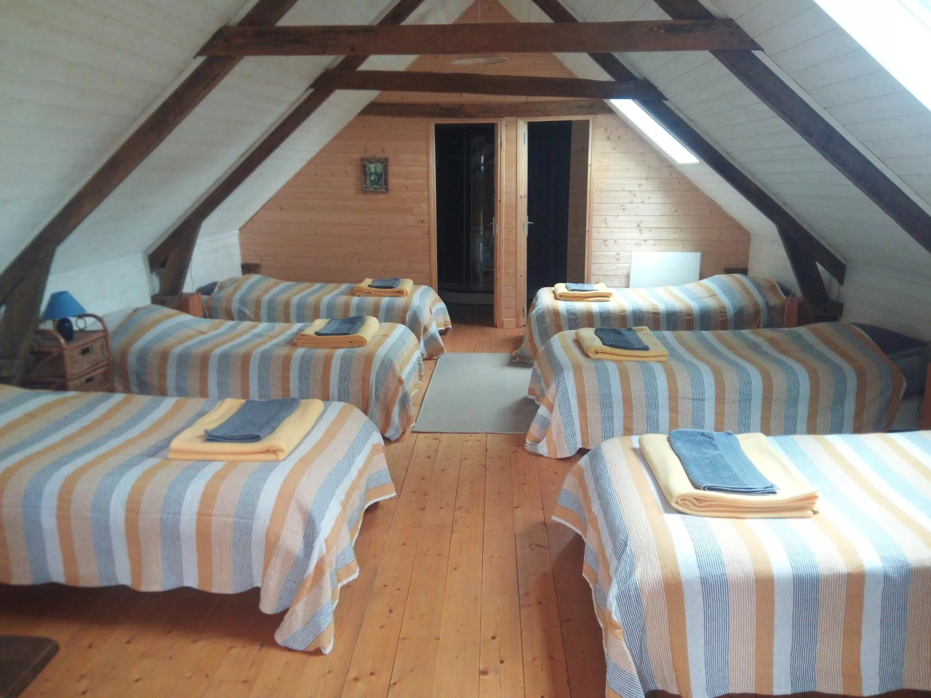 Photo of the whole room in Le Jardin Enchanteur, chaleureuse maison d'hôtes calme et accueillante