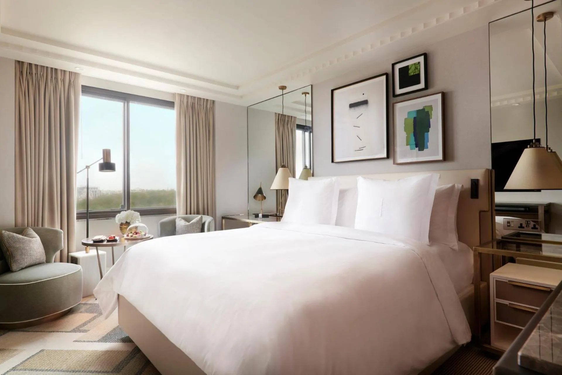 Premier Twin Room - Newly Refurbished in Four Seasons Hotel London At Park Lane