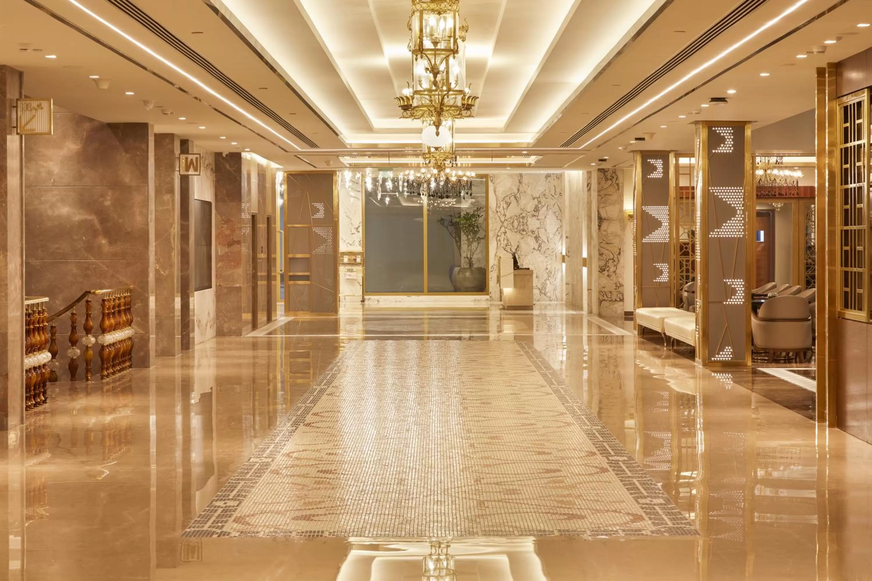 Lobby or reception in Radisson Blu Hotel & Suites GRT Chennai