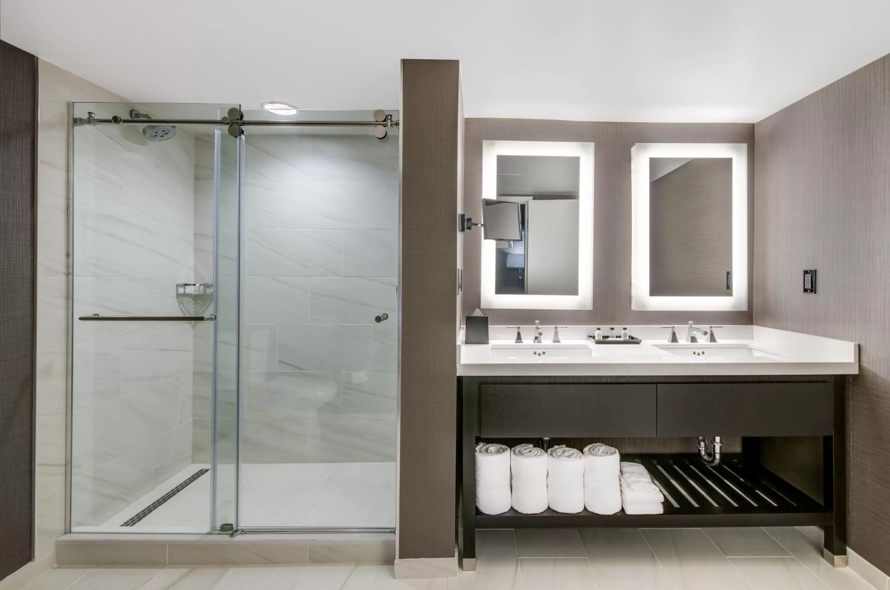 Bathroom in Crowne Plaza Annapolis by IHG
