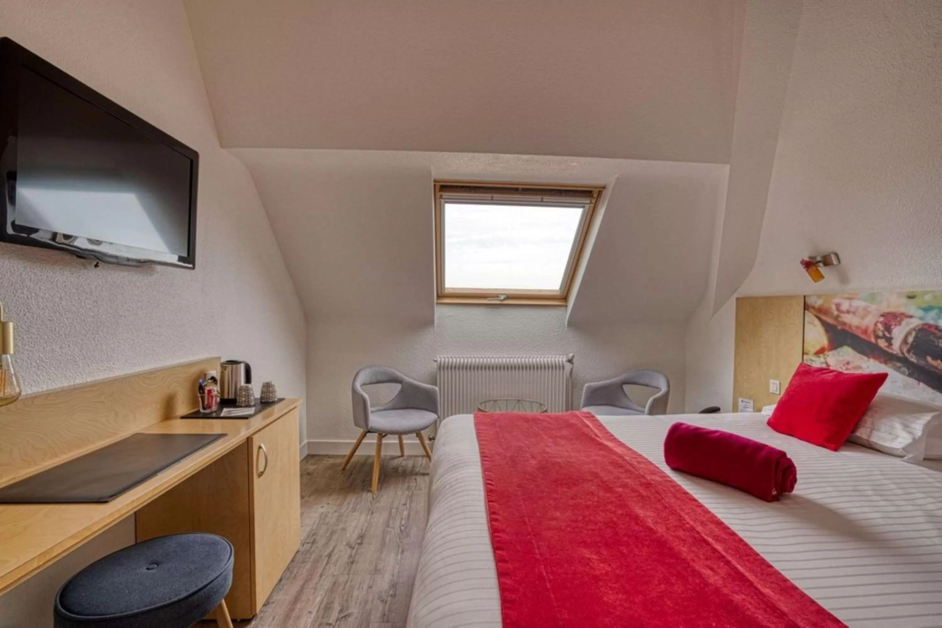 Bedroom, Bed in Best Western Le Vinci Loire Valley