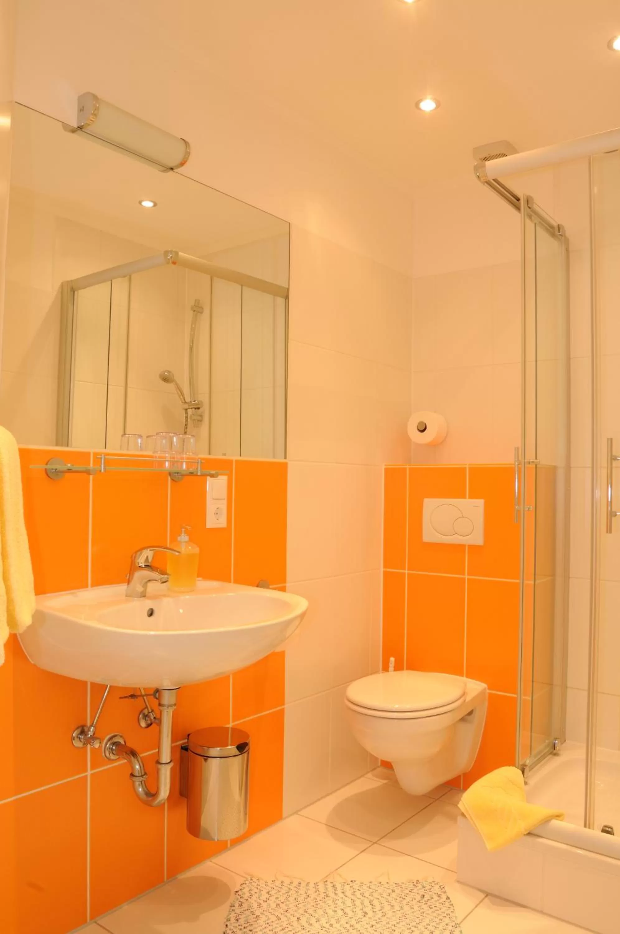 Bathroom in Hotel zur alten Stadtmauer