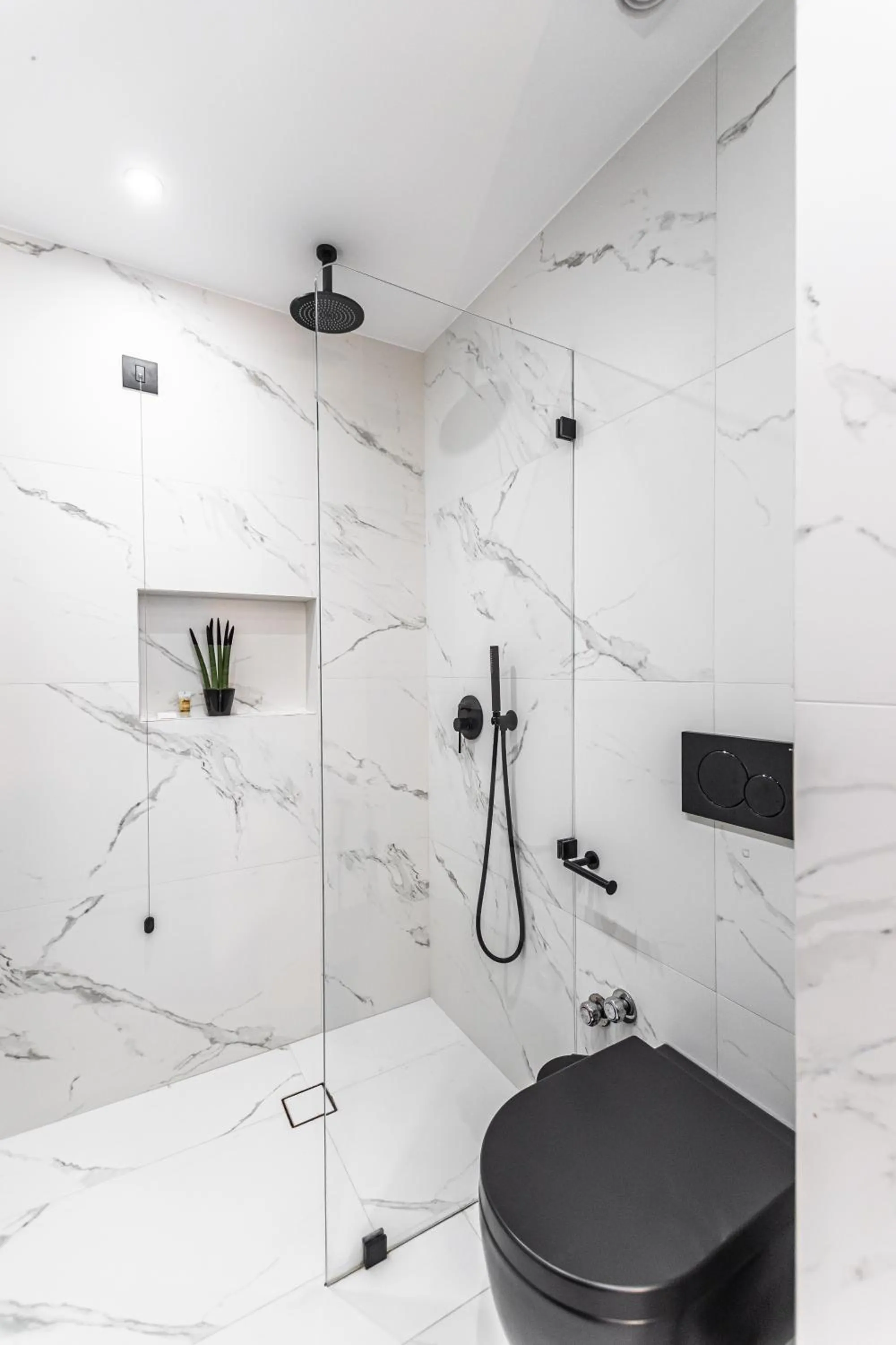 Shower in Hotel Palatia