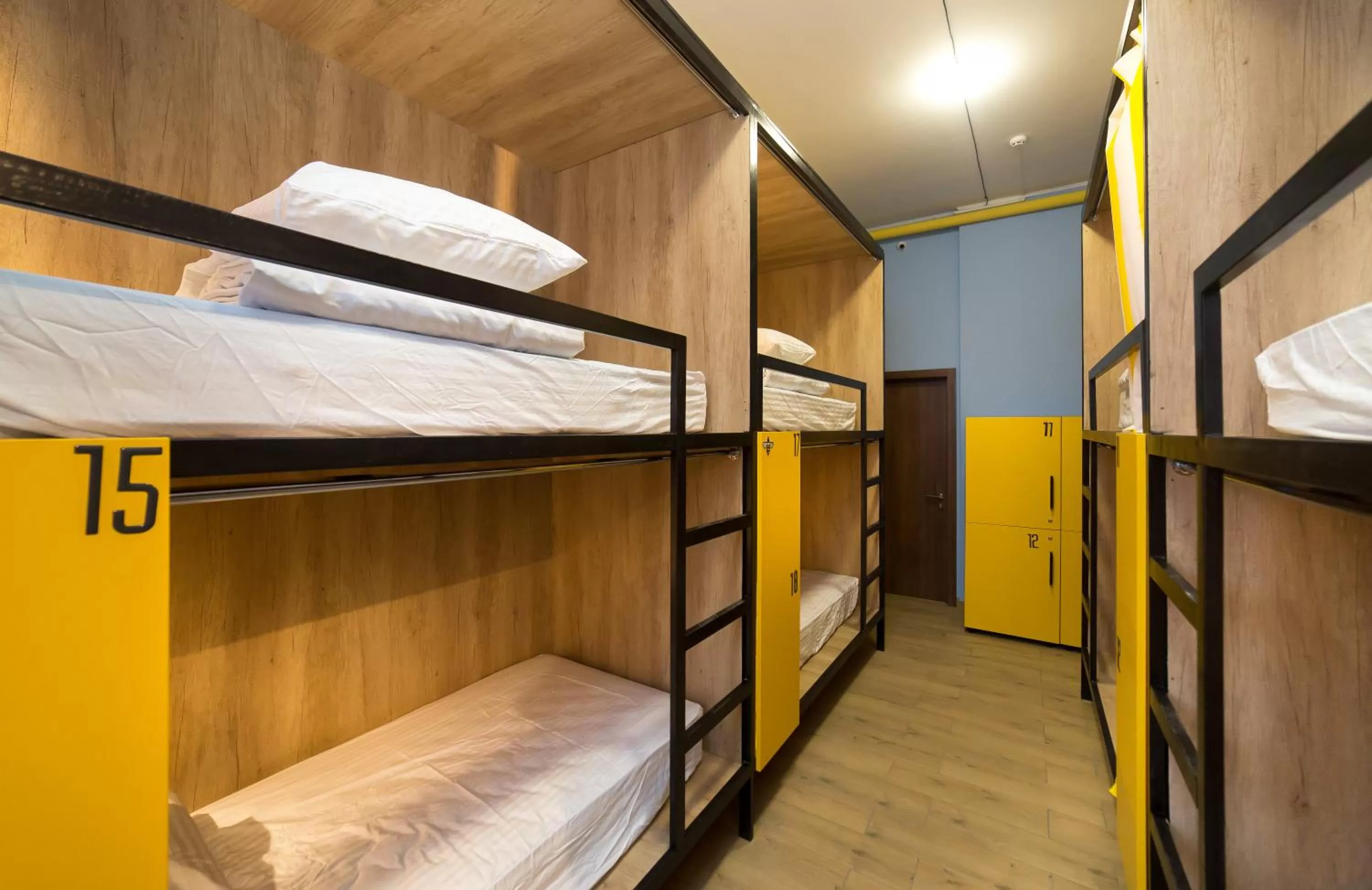 Bed in HOTEL Bee Station