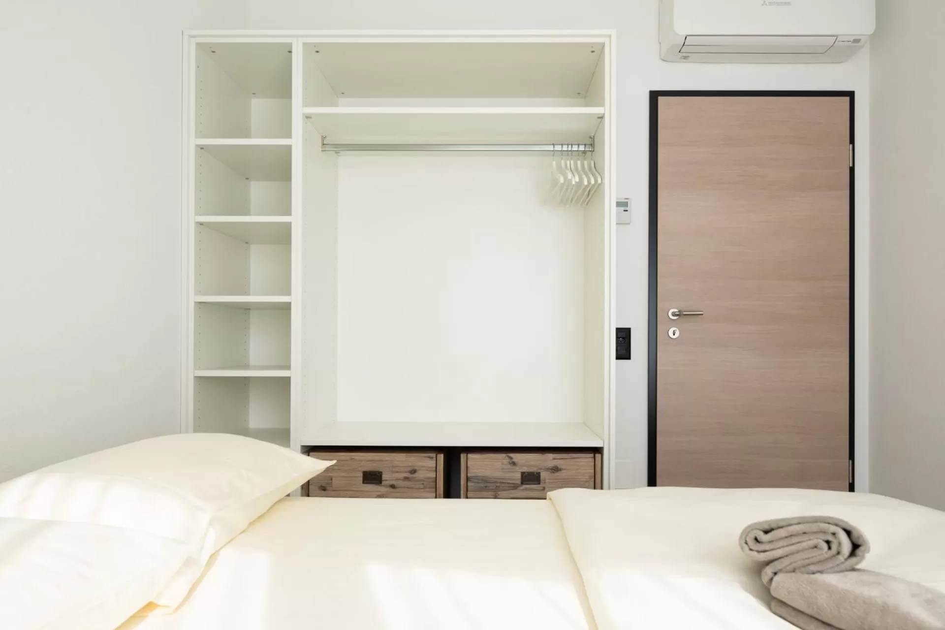 Bed in 6532 Smart Hotel - Self check-in