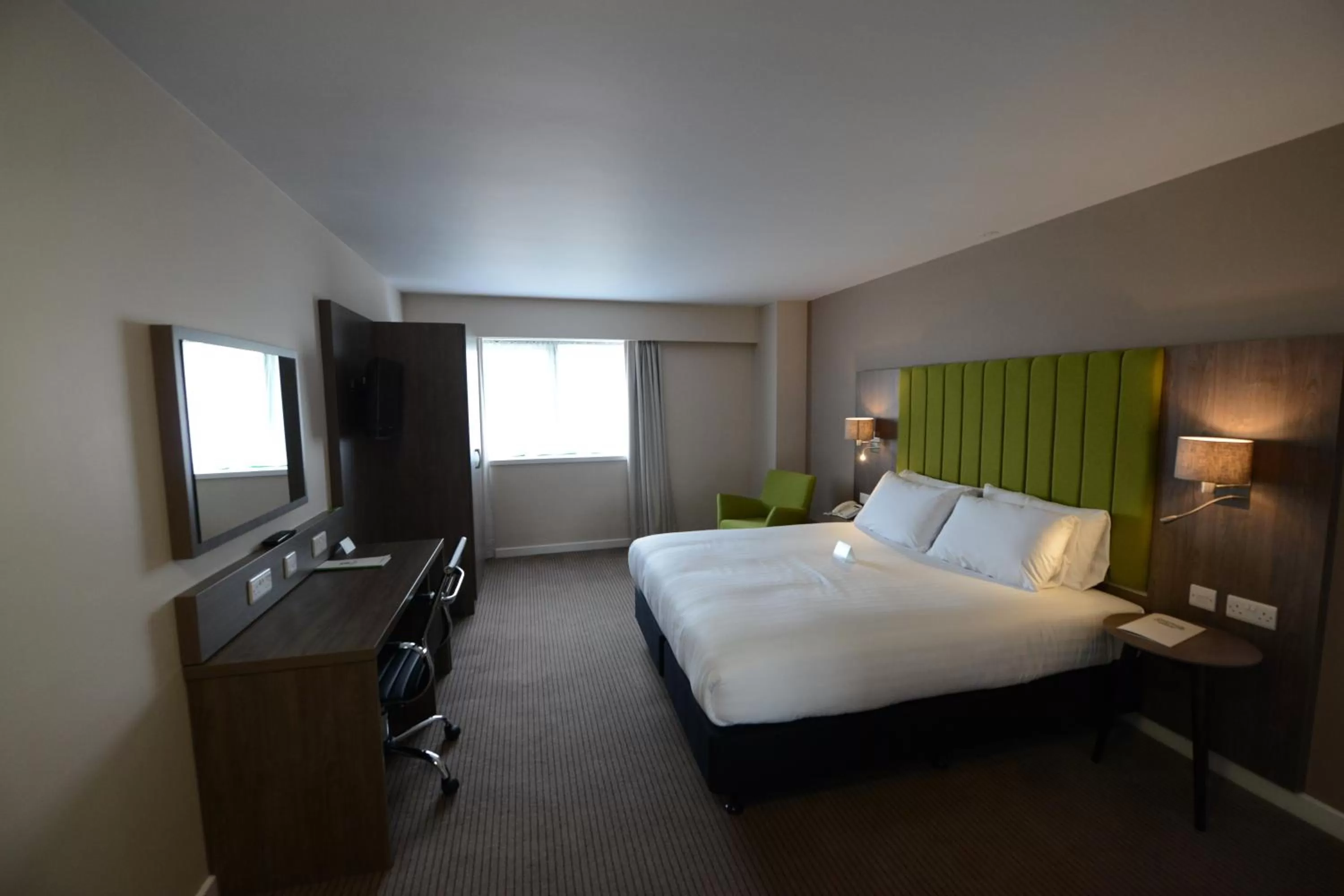 Photo of the whole room, Bed in Holiday Inn Wolverhampton - Racecourse by IHG