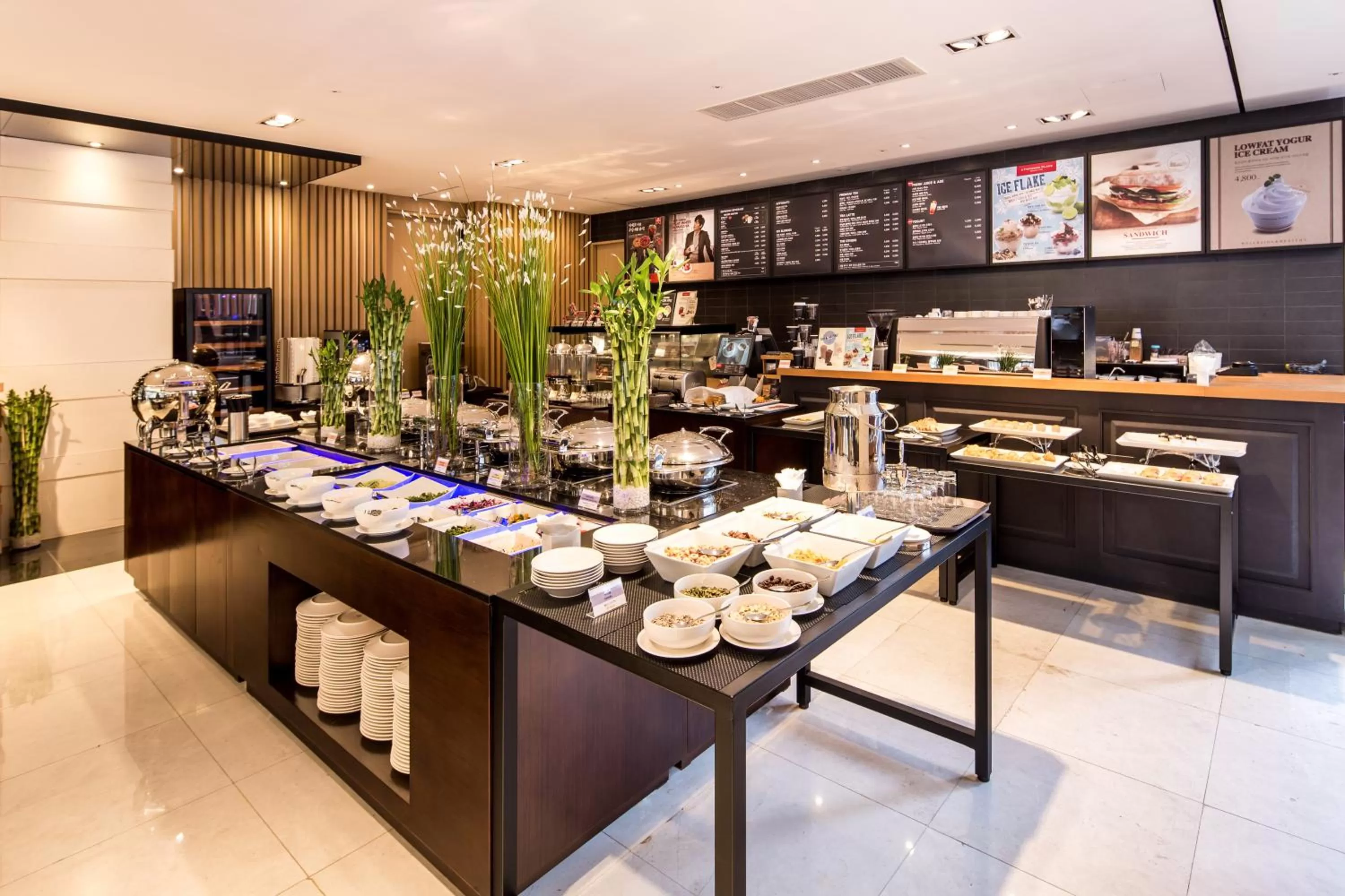 Restaurant/places to eat in Golden Seoul Hotel