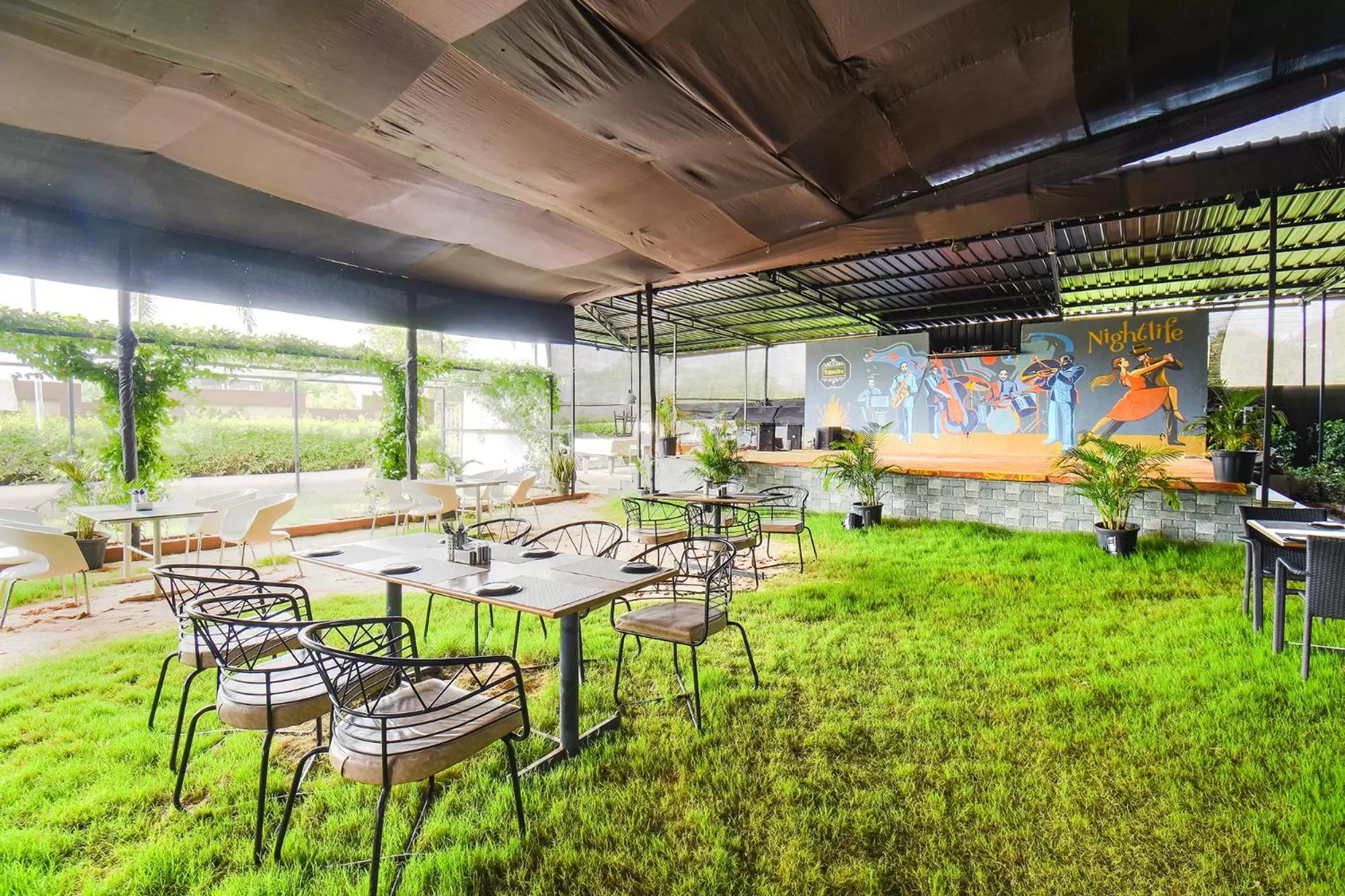 Restaurant/places to eat in FabHotel Prime Rajmudra - Nr Butterfly Park - Hinjawadi