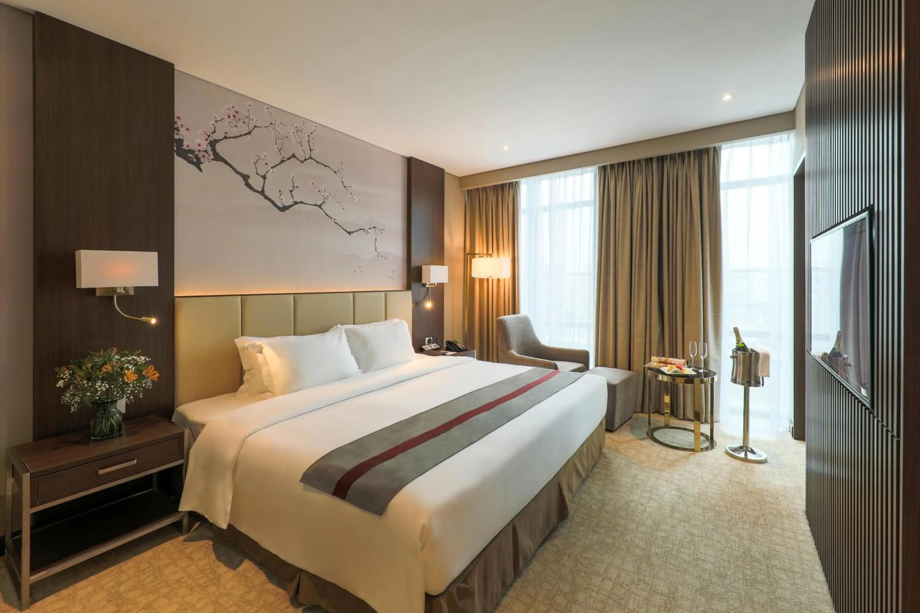 Photo of the whole room, Bed in Grand Vista Hanoi