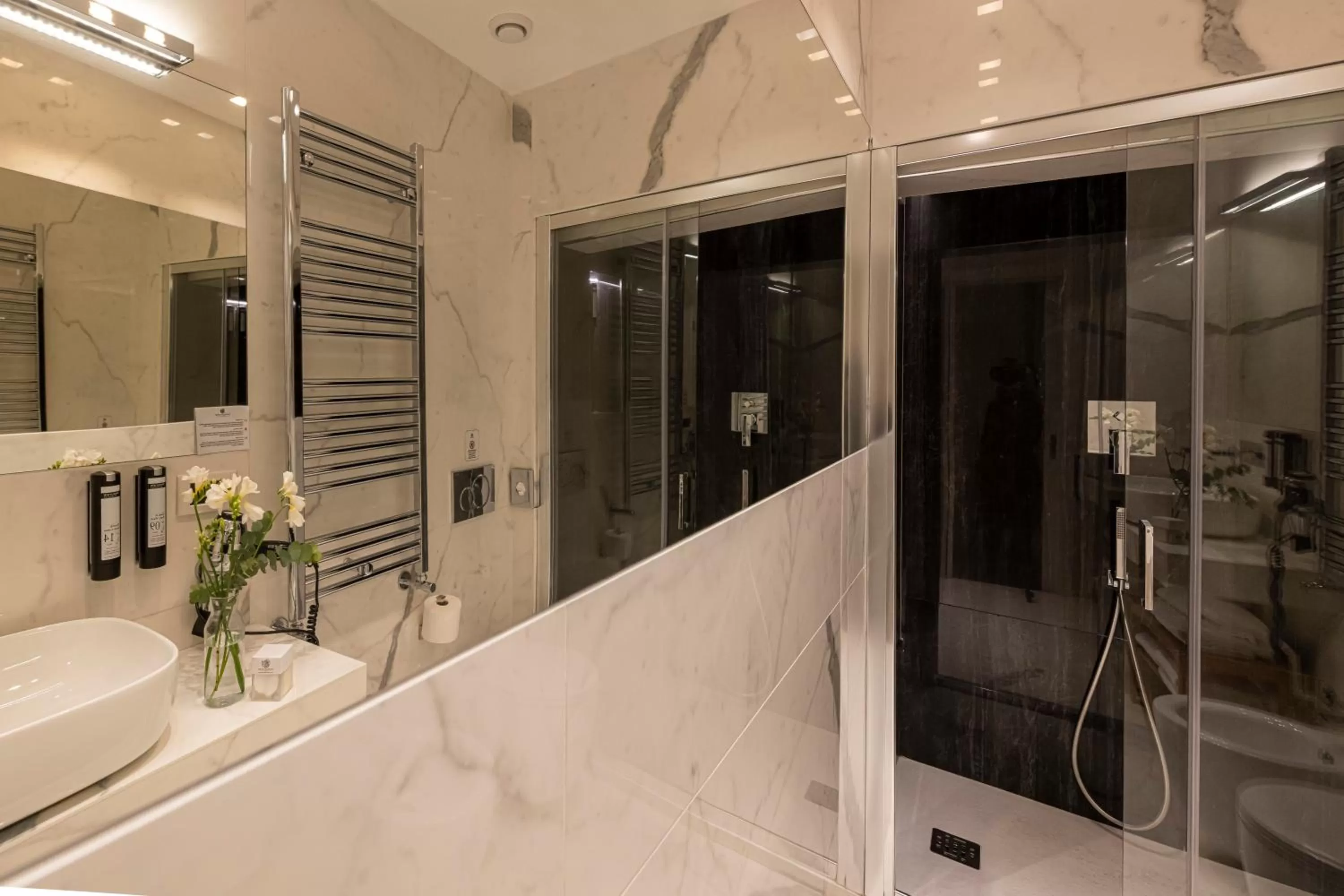 Shower in Argentina Residenza Style Hotel