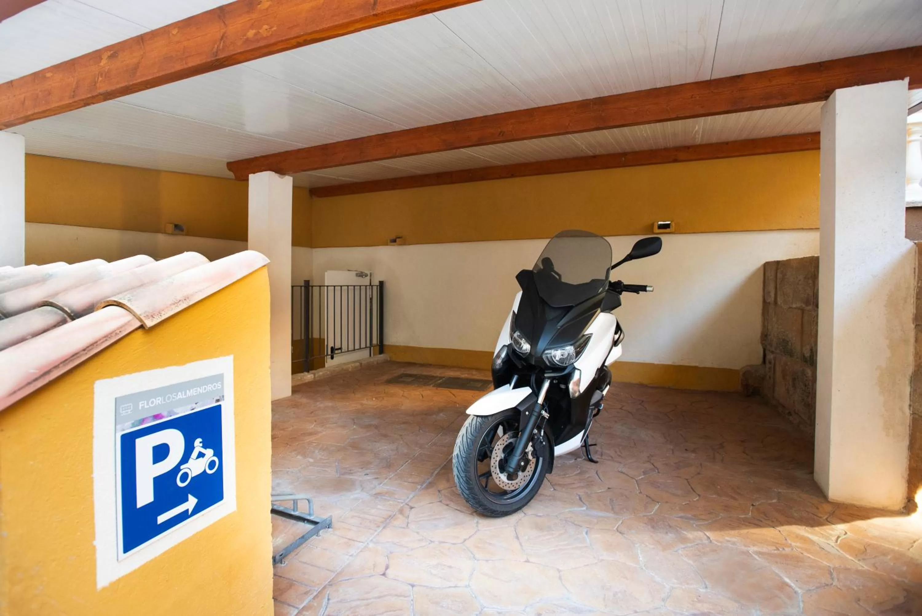 Area and facilities in FLOR los Almendros Hotel