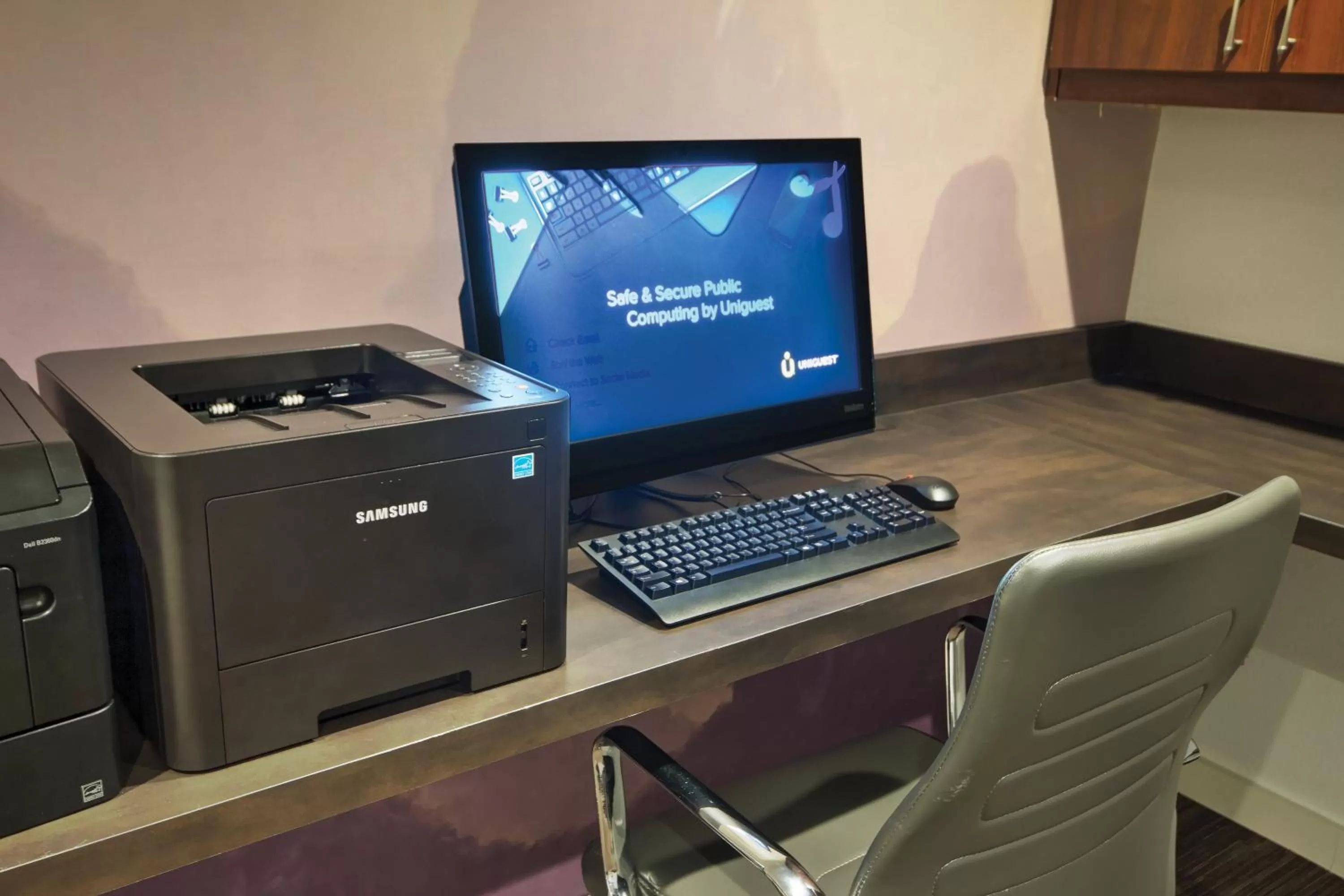 Business facilities in Desert Rose Resort