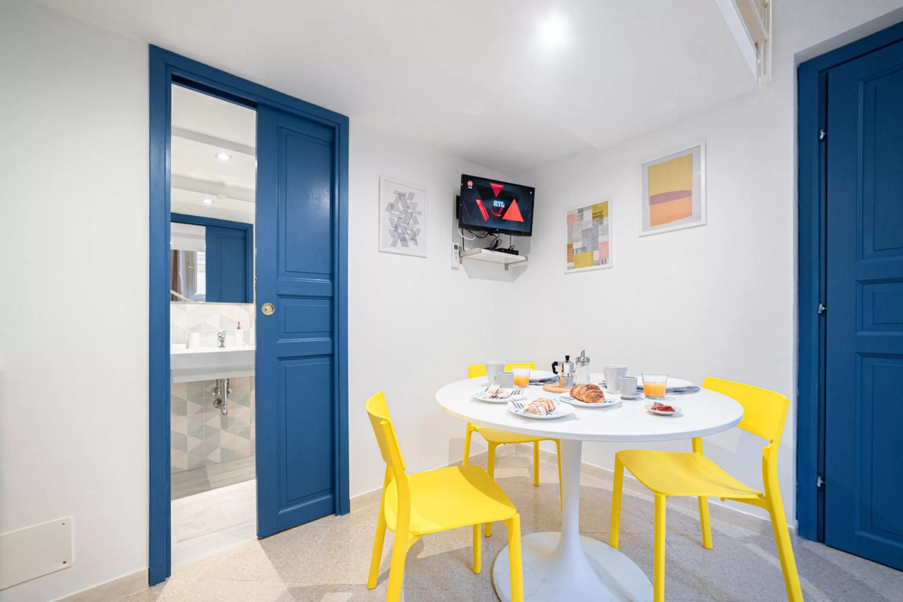 TV and multimedia in LE 4 PERLE Apartments