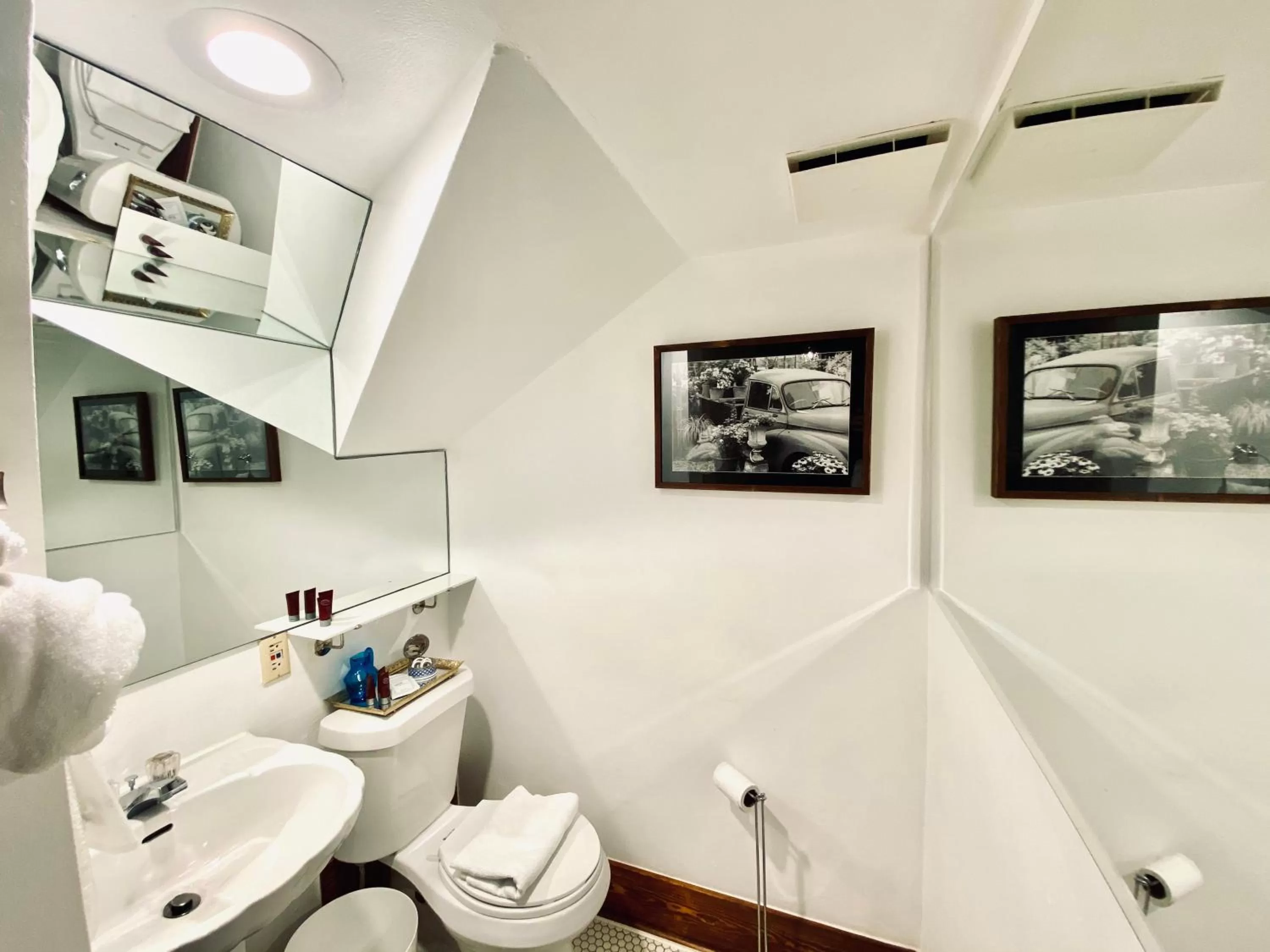 Bathroom in The Abriendo Inn