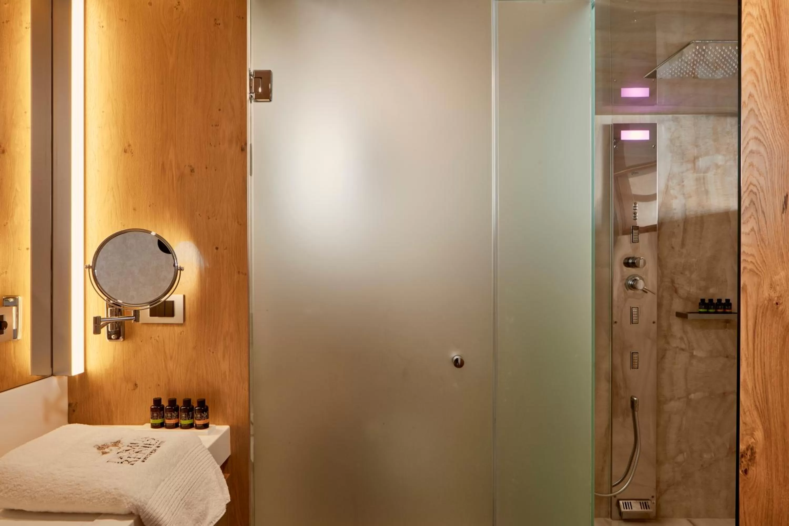 Bathroom in Domus Renier Boutique Hotel