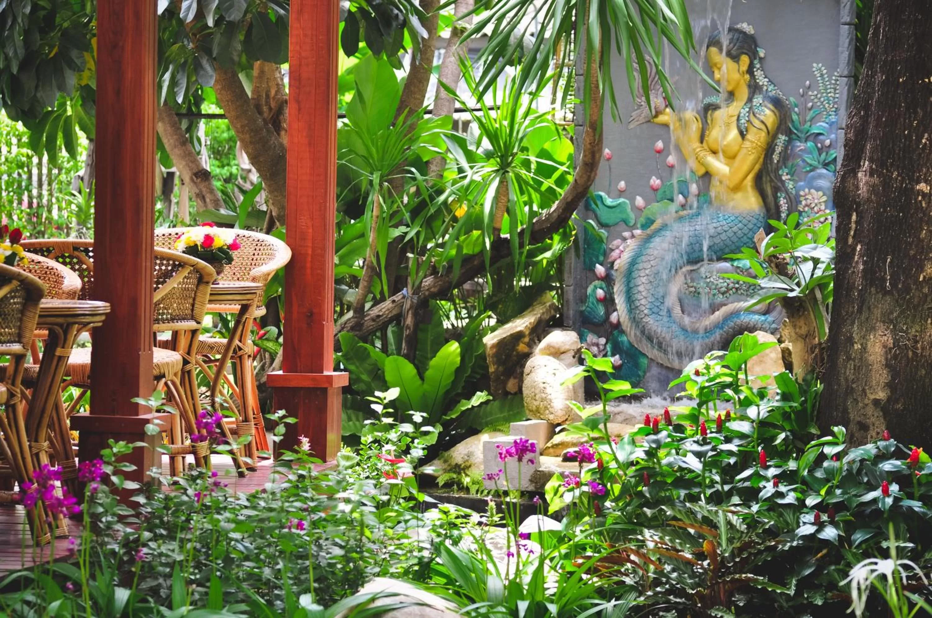 Restaurant/places to eat in Charlie House Pin Klao