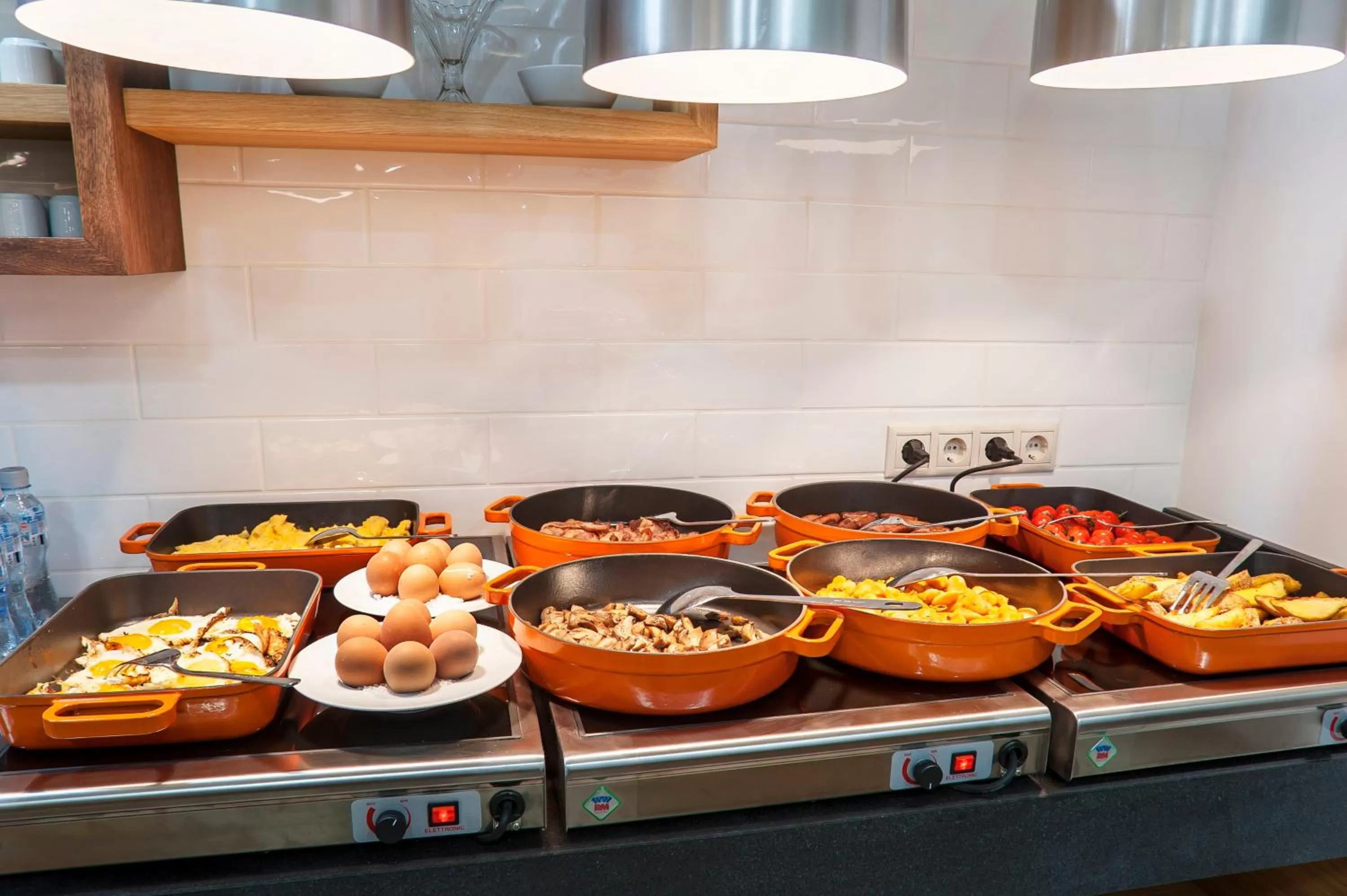 Restaurant/places to eat in Holiday Inn Plovdiv by IHG