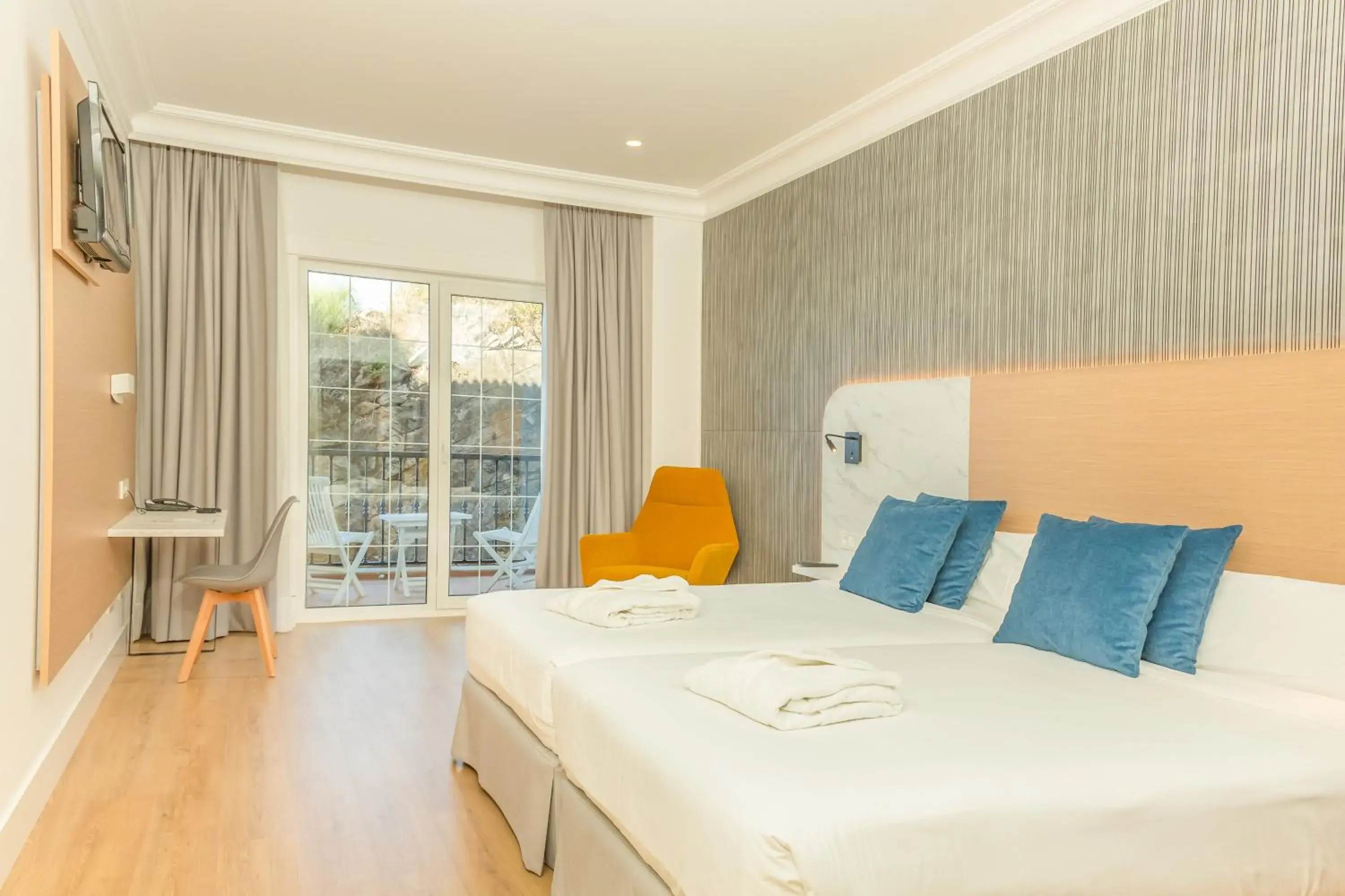 Twin Room with Mountain View in Talaso Atlántico Twin Room with Mountain View in Talaso Atlántico