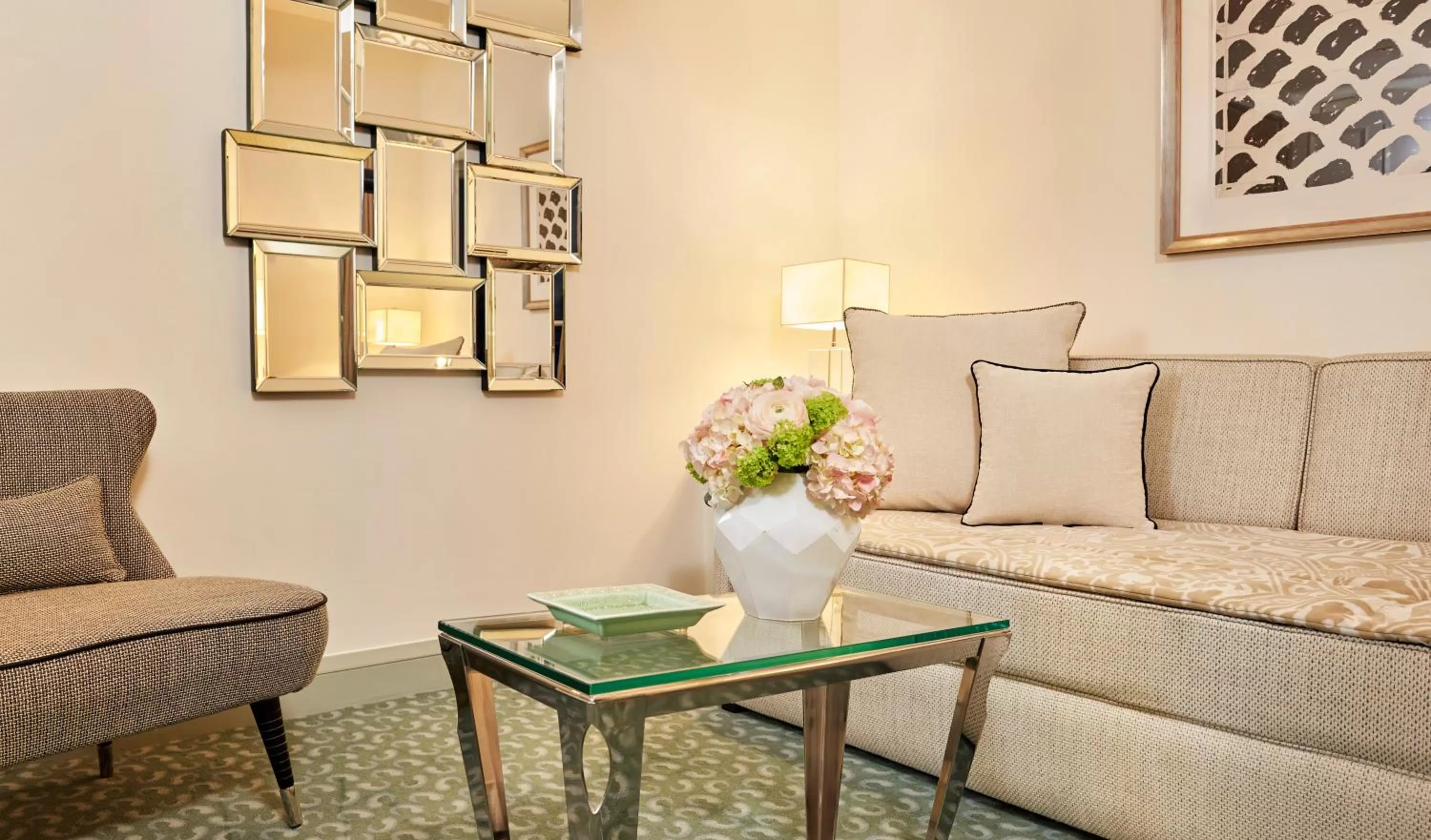 Living room in Le Burgundy Paris