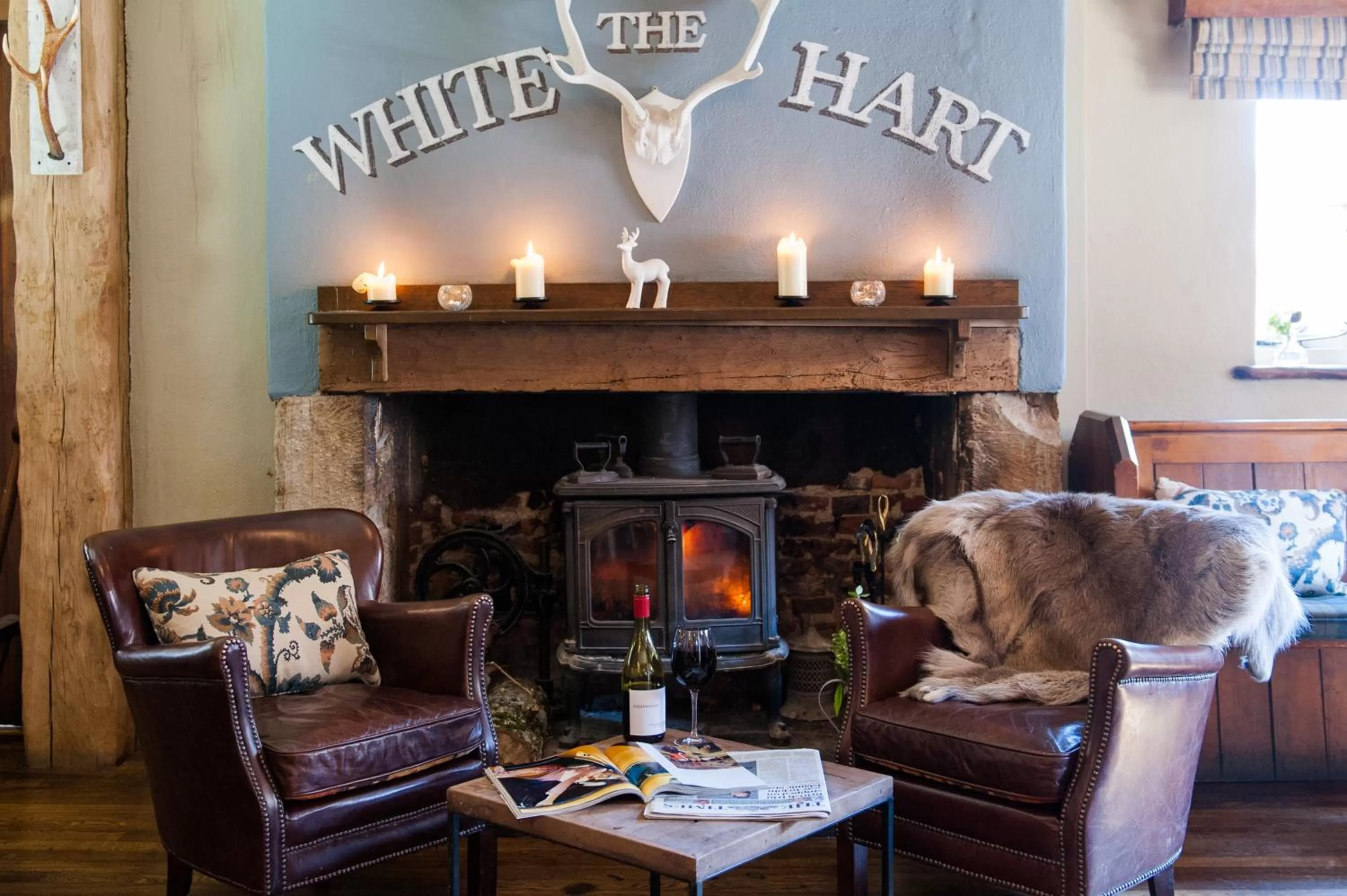 Lounge or bar in The White Hart, South Harting