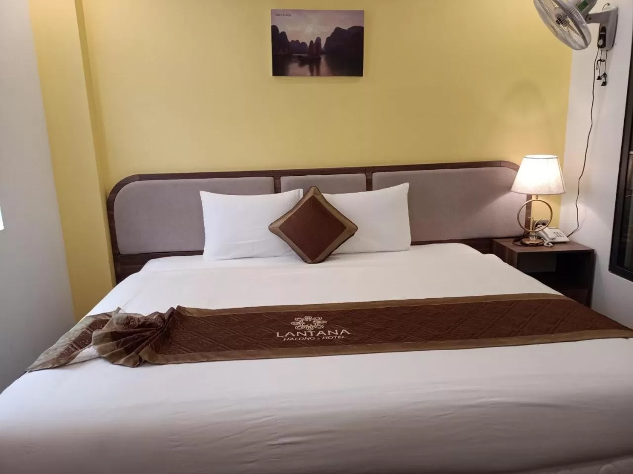 Deluxe Double Room in Lantana Ha Long Hotel