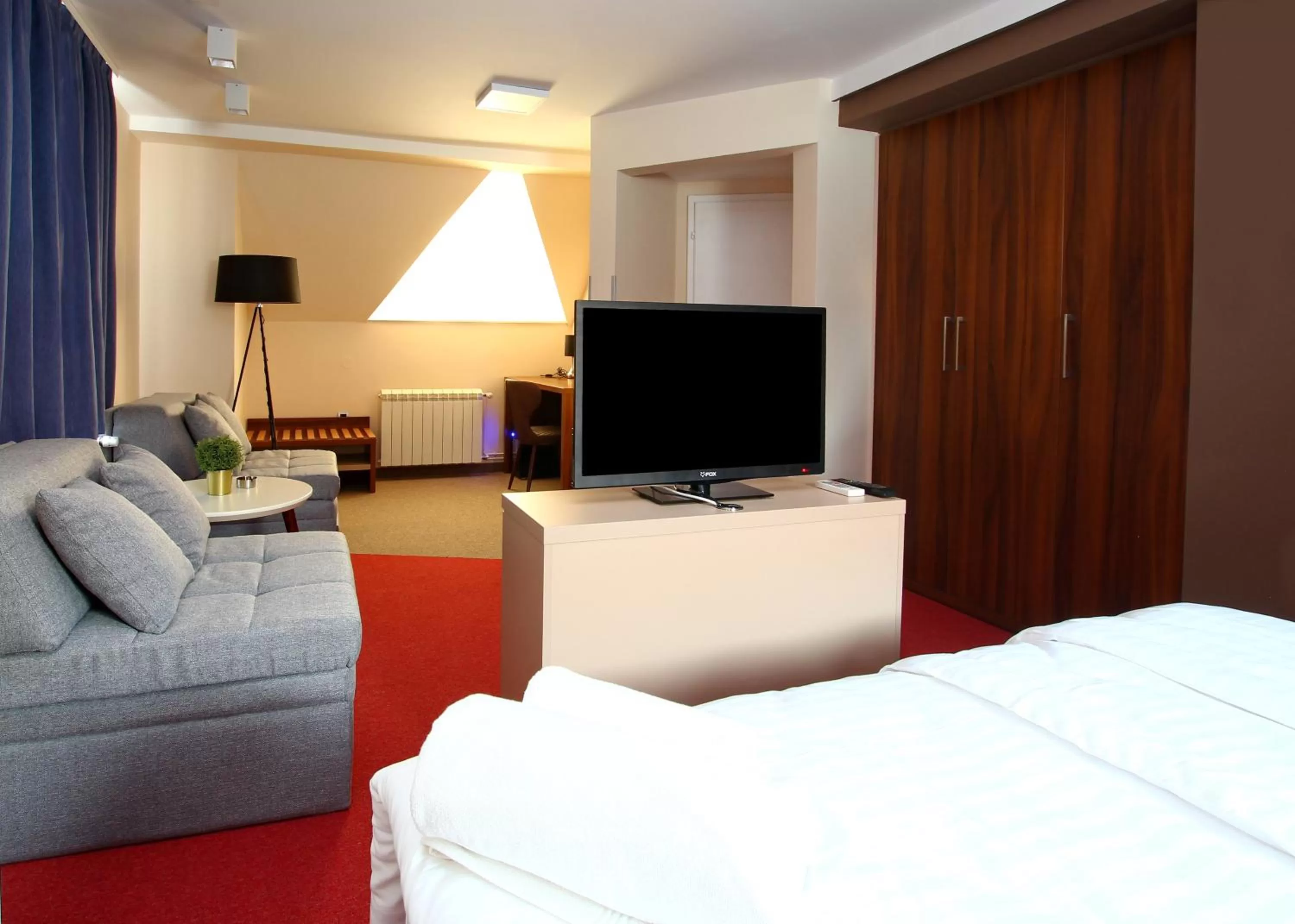 Photo of the whole room, TV/Entertainment Center in B&B Galeb