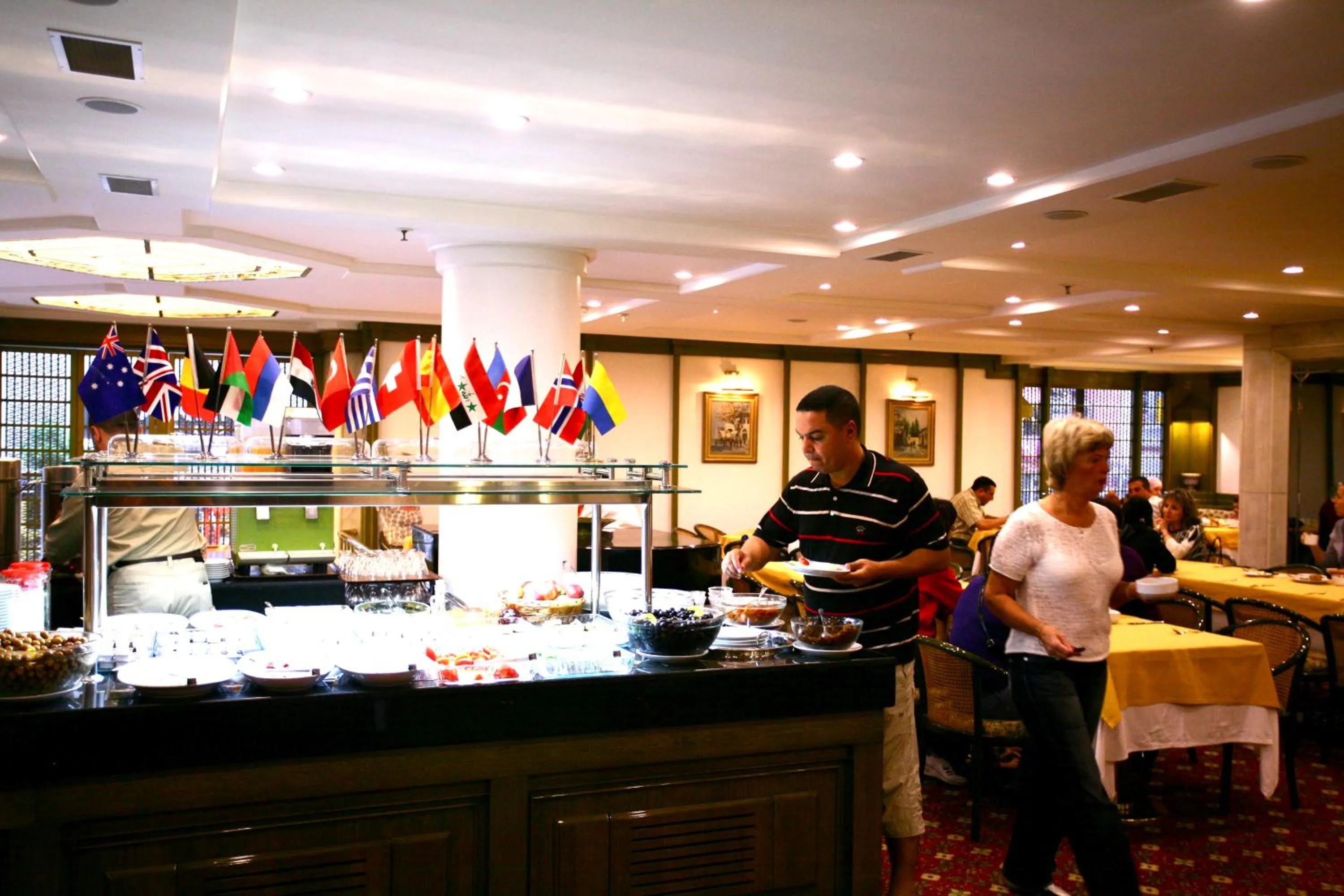 Restaurant/places to eat in Istanbul Royal Hotel