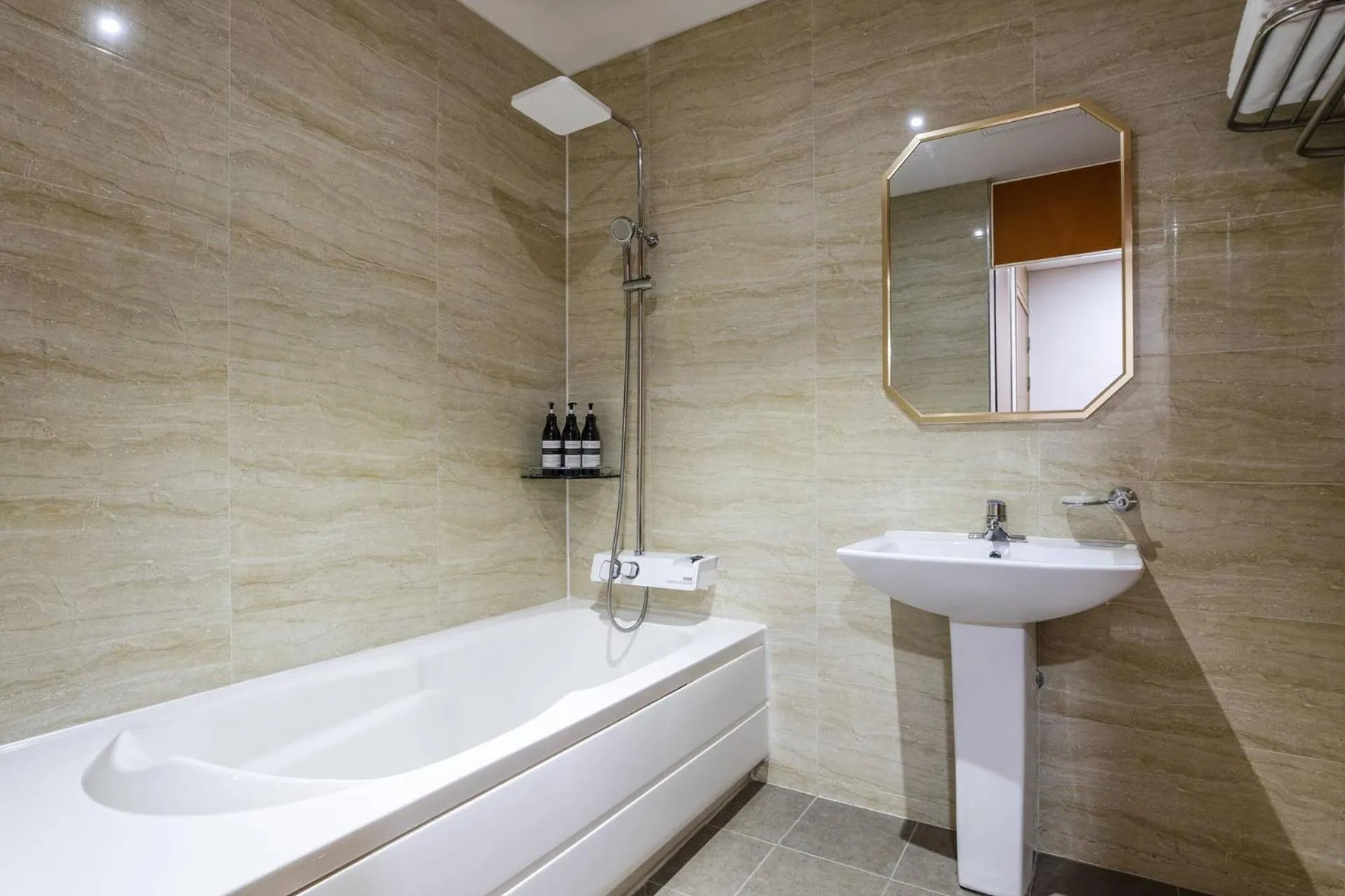 Bathroom in Central Plaza Hotel